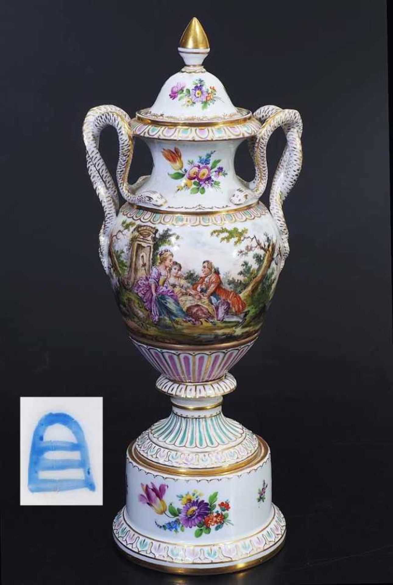 Schlangenhenkelvase mit Deckel. Schlangenhenkelvase mit Deckel. Georg LÖFFLER/Thüringen, Marke