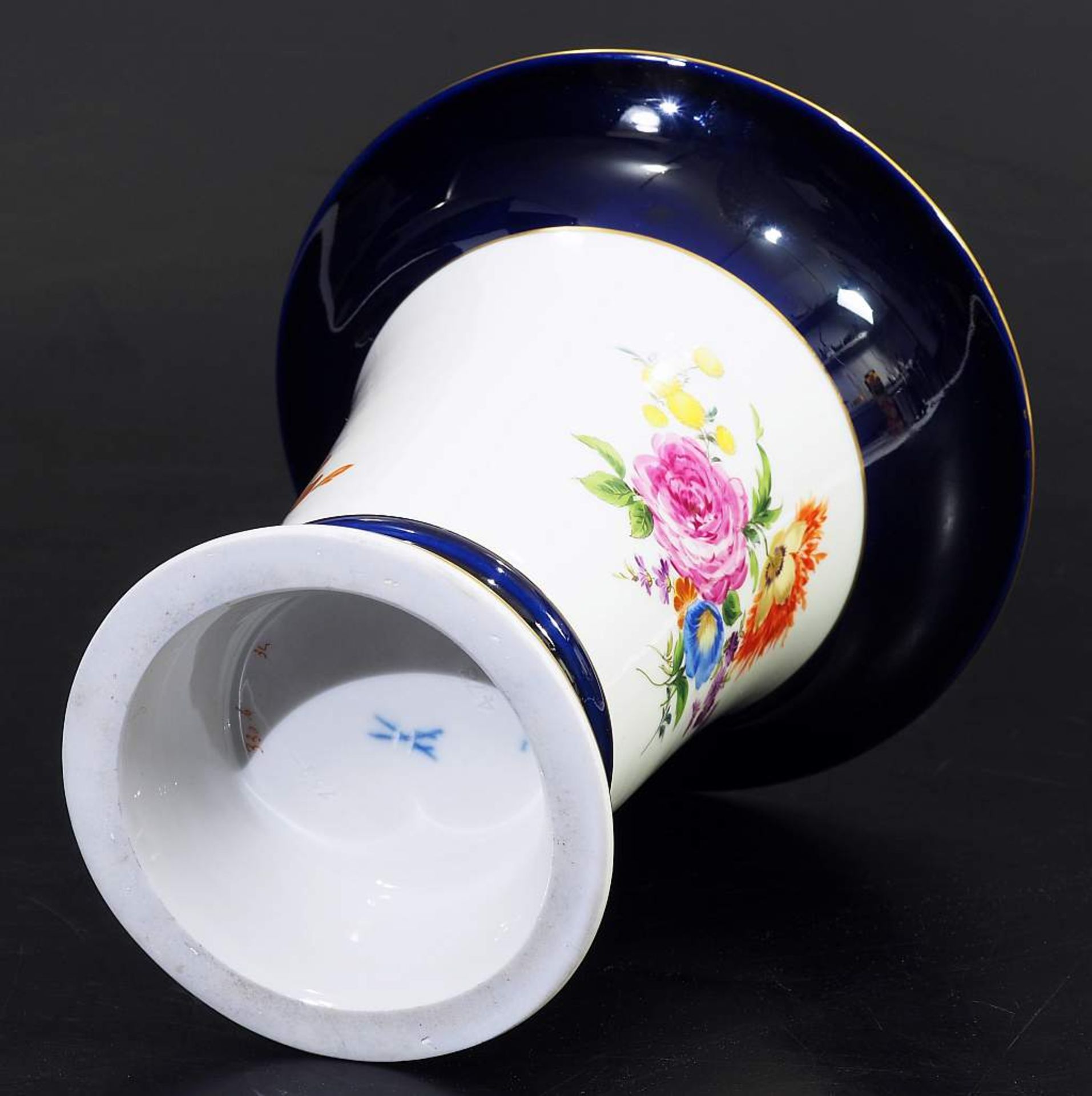 Kobalt Vase. Kobalt-Vase. MEISSEN 1957 - 1972, Modelljahr 1918, Modellnummer 478. Gefußter konischer - Bild 4 aus 5