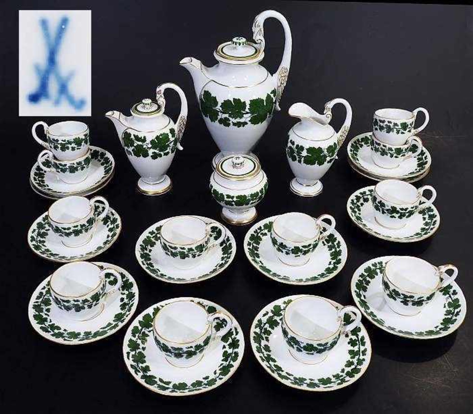 Biedermeier-Kaffeeservice. MEISSEN, 1. Wahl. Biedermeier-Kaffeeservice "Schwanenhenkel". MEISSEN ,