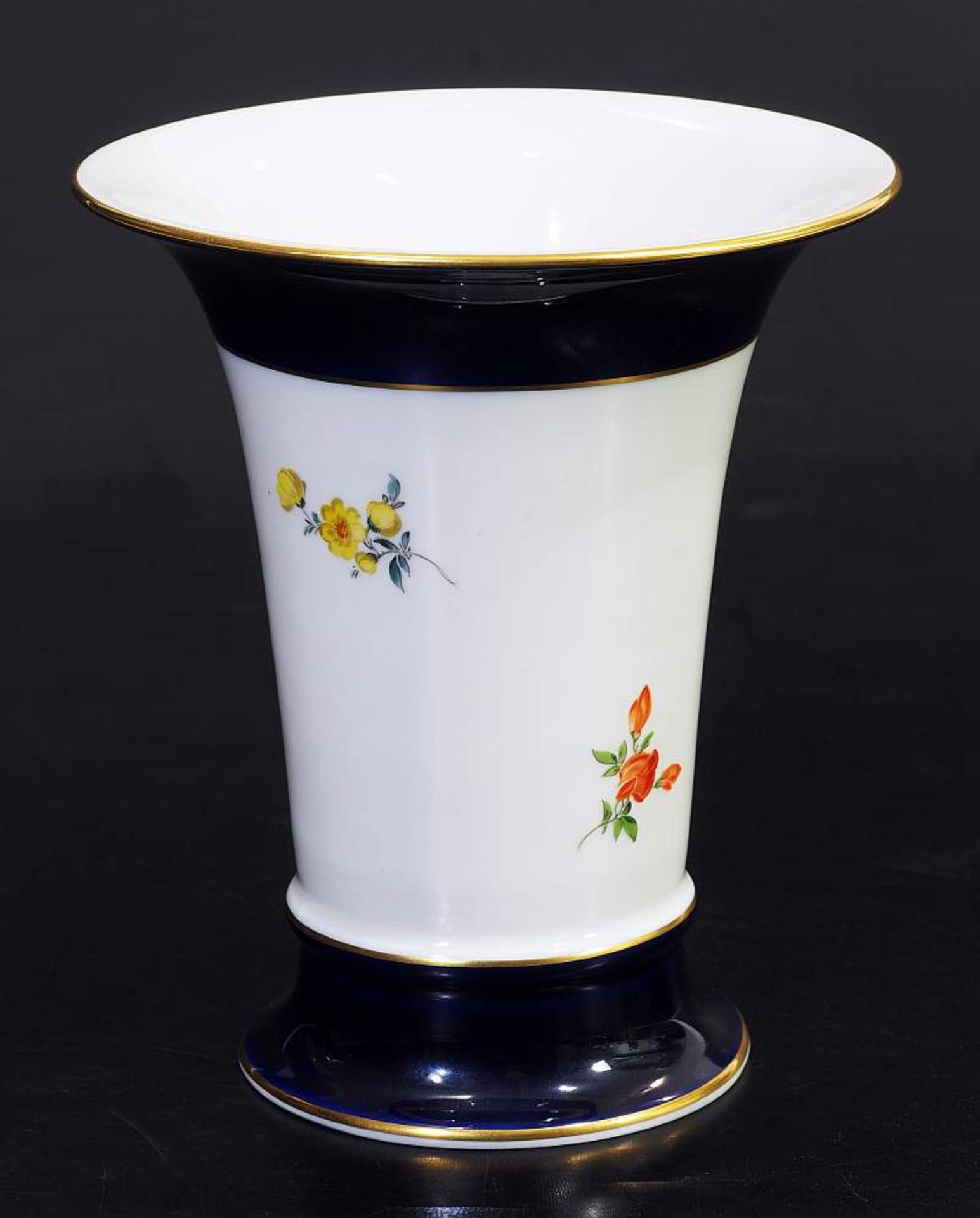 Kobalt Vase. Kobalt-Vase. MEISSEN 1957 - 1972, Modelljahr 1918, Modellnummer 478. Gefußter konischer - Bild 3 aus 5