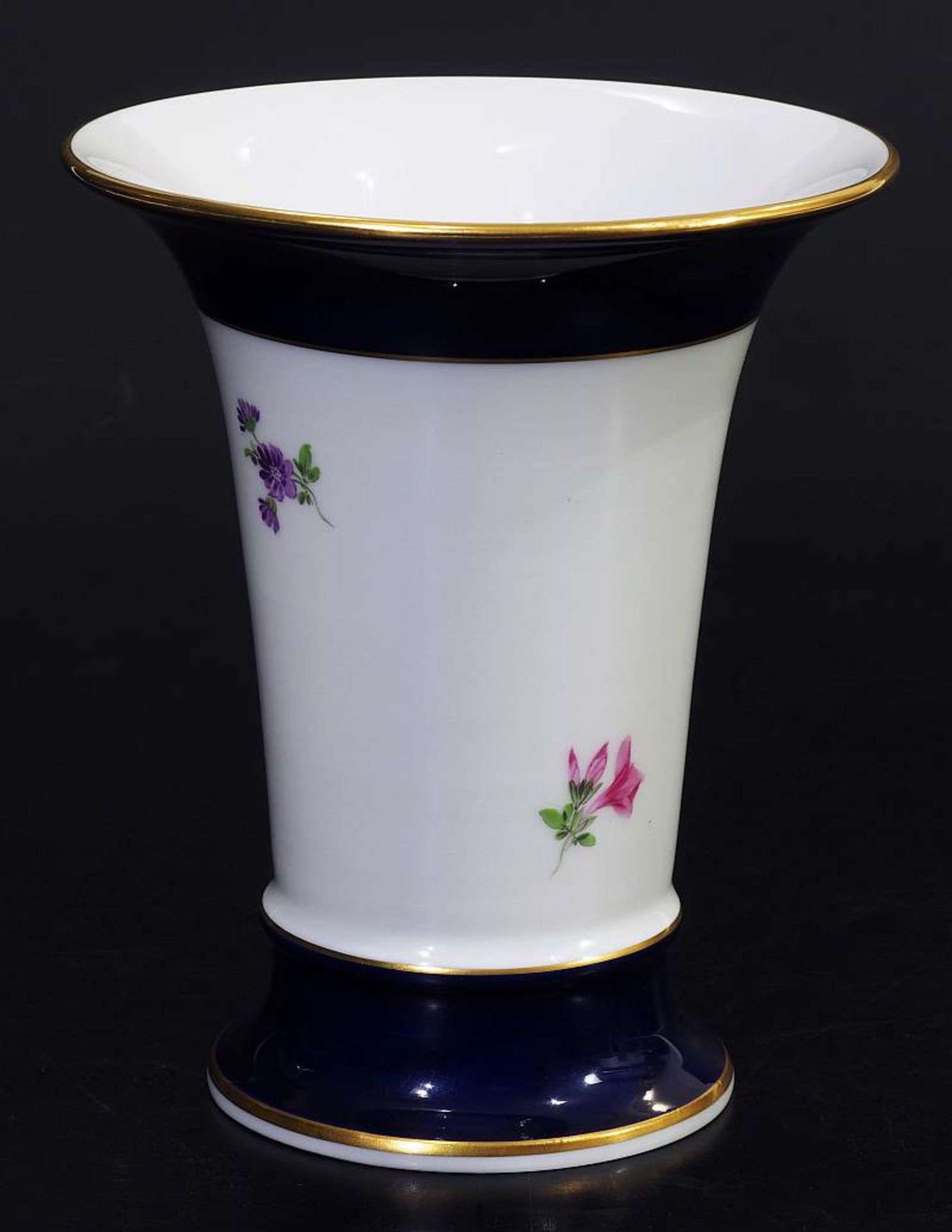 Kobalt-Vase. MEISSEN. Kobalt-Vase. MEISSEN 1957 - 1972, 1. Wahl. Modelljahr 1918, Modellnummer 428 / - Bild 3 aus 5