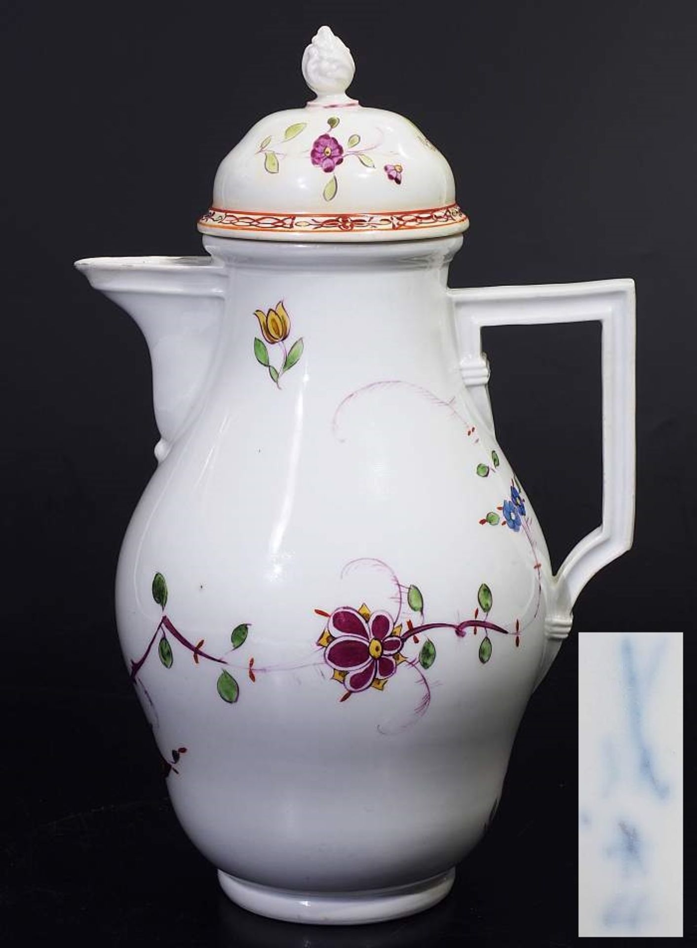 Marcolini-Kaffeekanne. MEISSEN 1774 - 1817. Marcolini-Kaffeekanne. MEISSEN 1774 - 1817. Birnförmiger