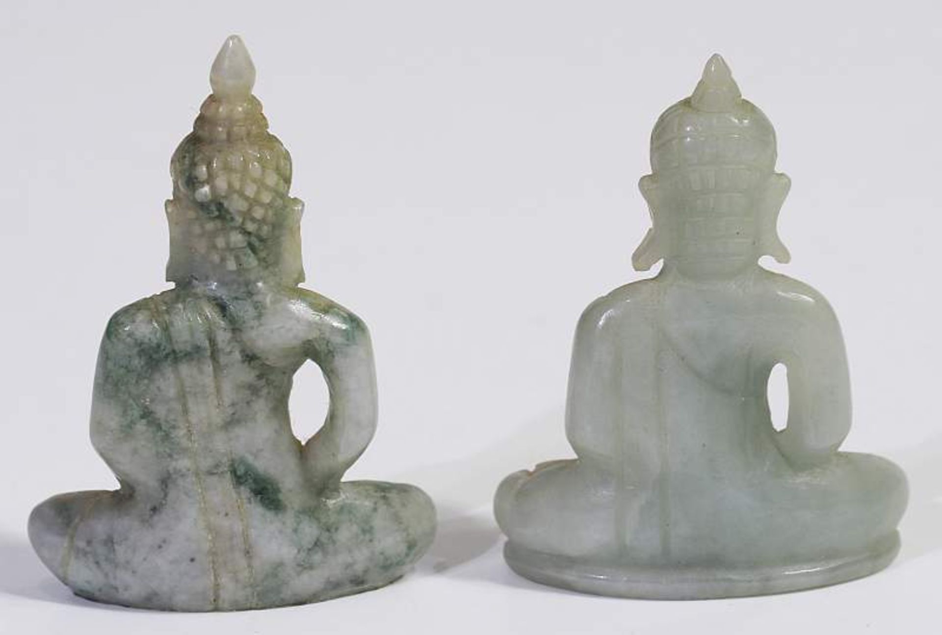 Kleine Buddha-Sammlung.Kleine Buddha-Sammlung. Jade ? oder seladon farbenes Serpentin ?. Insgesamt - Bild 5 aus 6