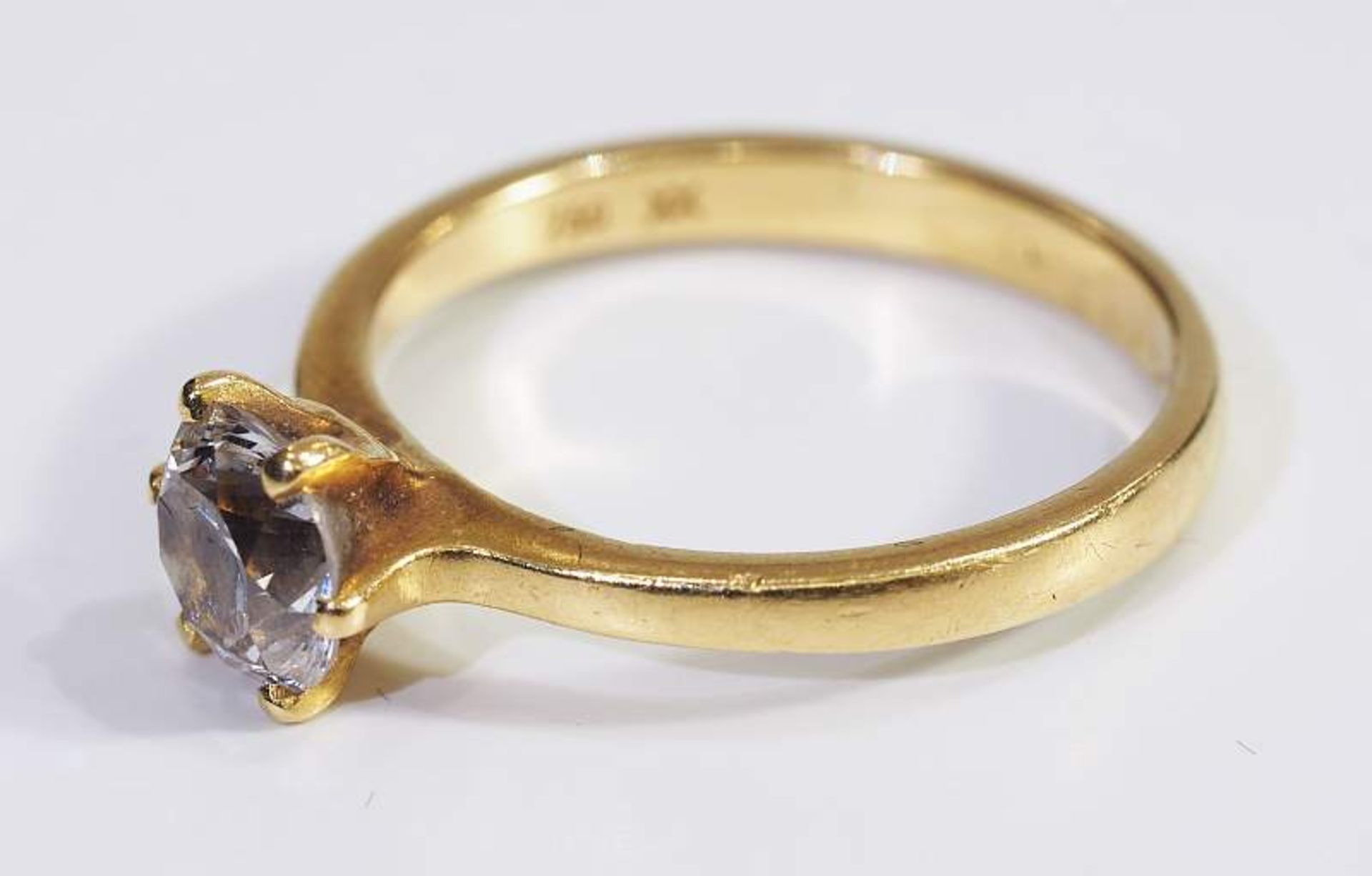 Solitärring mit Brillant. 750 Gelbgold. Solitärring mit Brillant. In der Ringschiene punziert 750 - Bild 4 aus 6