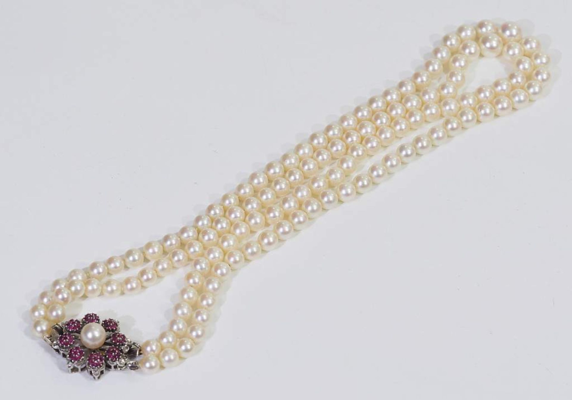 Zweireihige Akoja-Perlenkette mit Schmuckverschluß Zweireihige Akoja-Perlenkette, ca. insgesamt 61 - Bild 4 aus 7