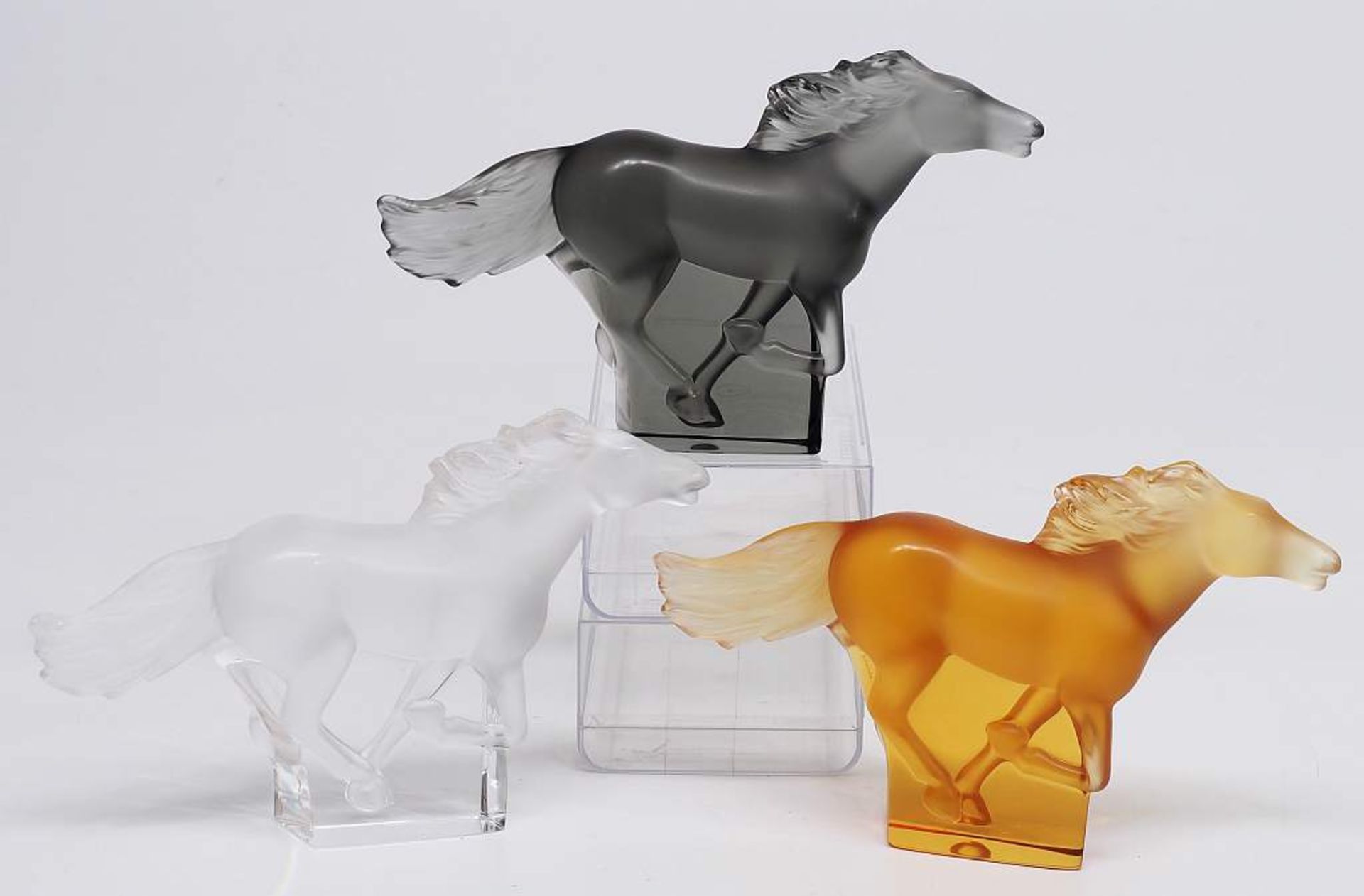 Skulpturen "Cheval Kazak". LALIQUE/France. Drei galoppierende Pferde. Skulpturen "Cheval Kazak". - Bild 2 aus 4