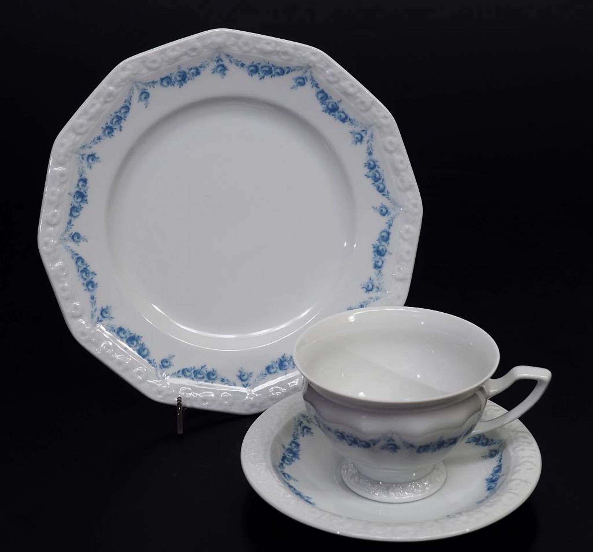 ROSENTHAL Kaffeeservice. ROSENTHAL Kaffeeservice. Form "Maria weiß" mit blauer Blumengirlande. - Image 6 of 7