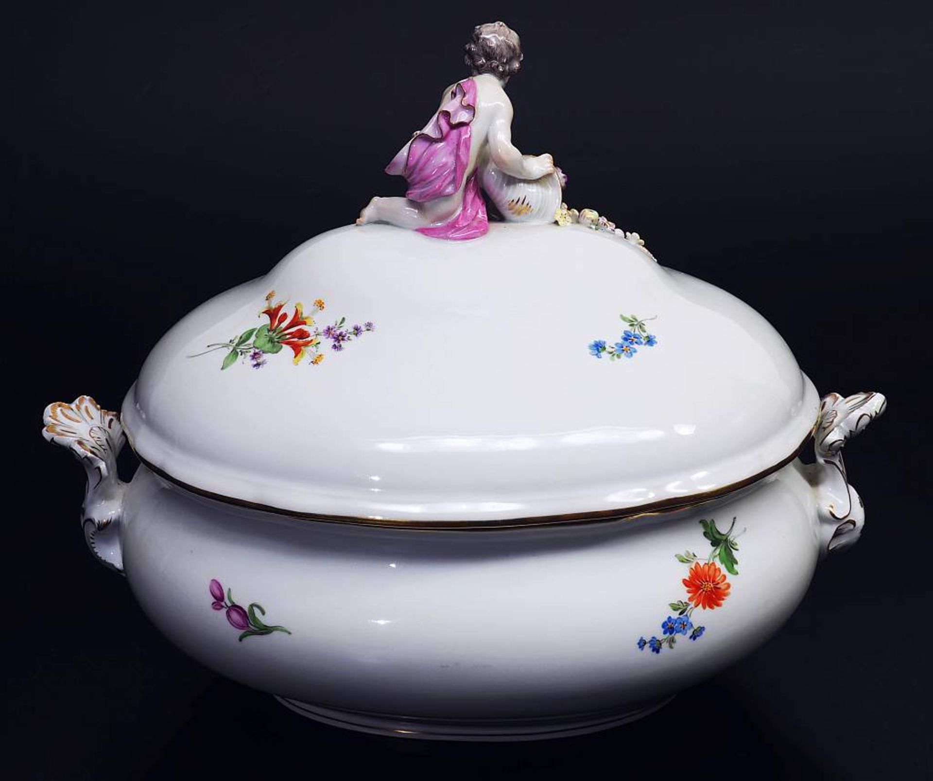 Große Deckelterrine. MEISSEN. Große Deckelterrine. MEISSEN um 1900. Farbige Bemalung mit - Image 3 of 6