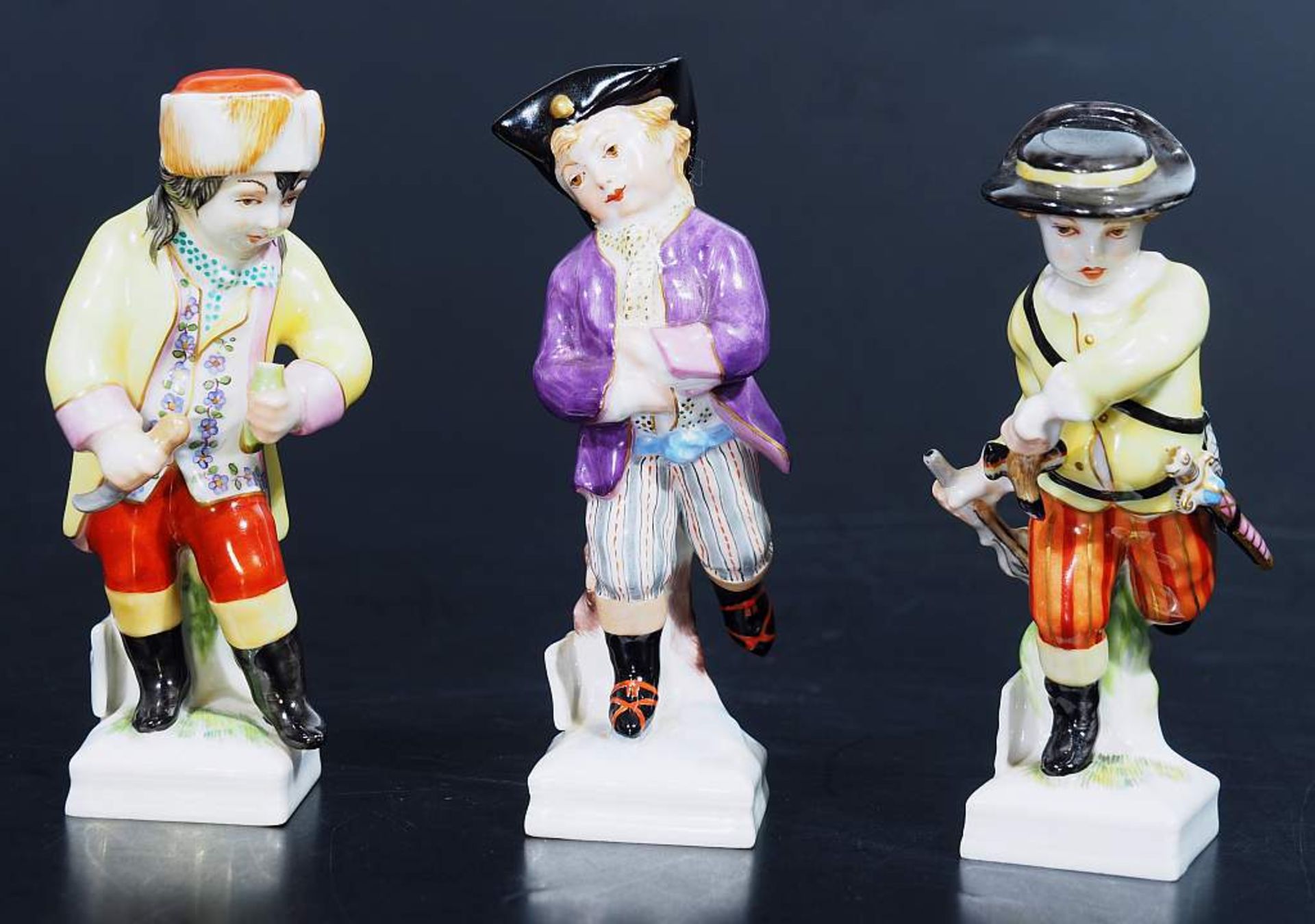 Sechs Kinderfiguren als Allegorien der Sternzeichen. Sechs Kinderfiguren als Allegorien der - Image 4 of 9