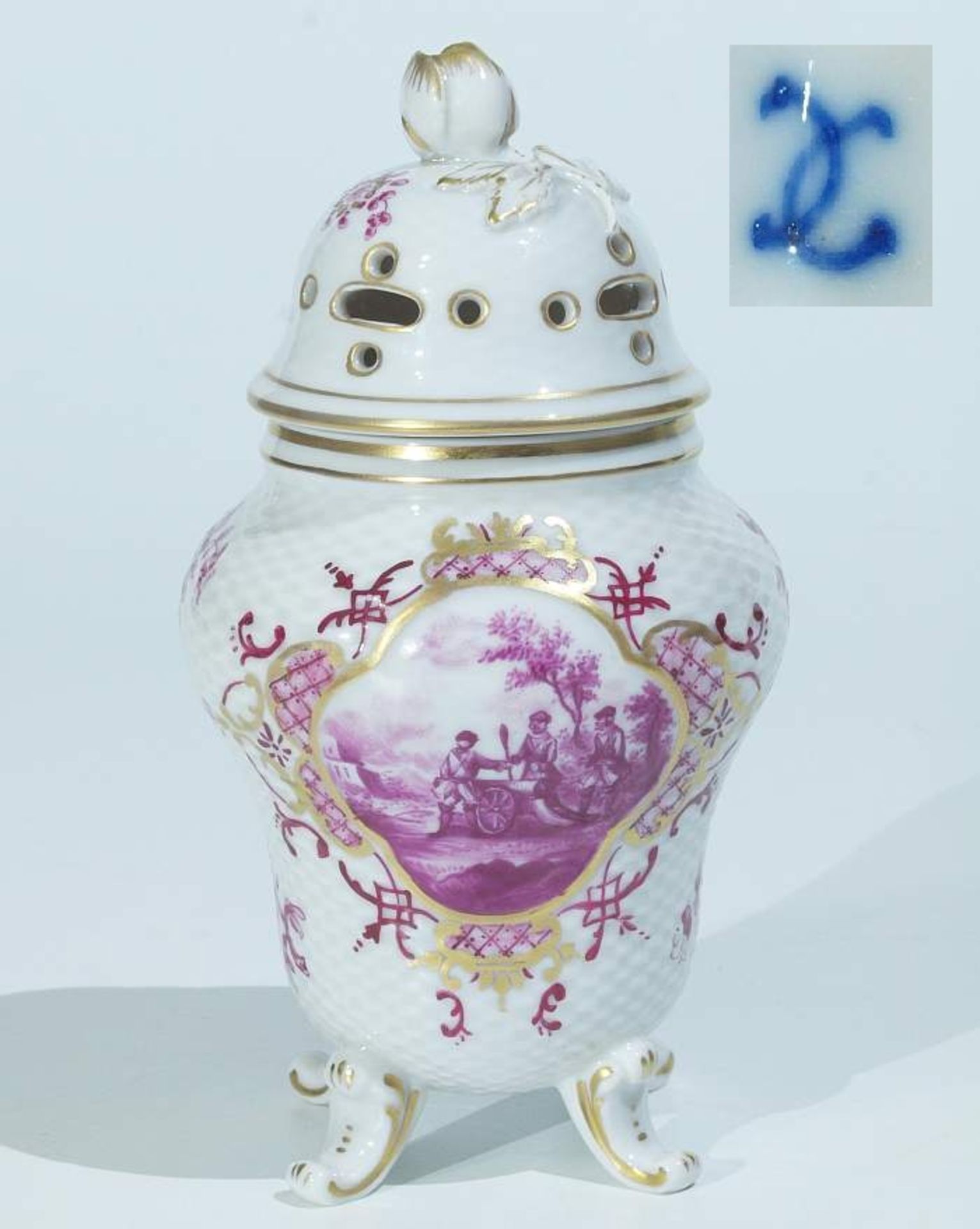 Potpourri-Vase. DRESSEL, KISTER, Passau.Potpourri-Vase. DRESSEL, KISTER, Passau, Marke 1903.