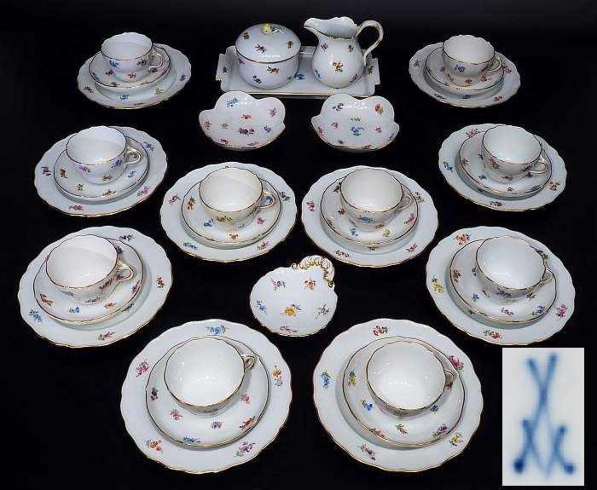 Kaffeeservice für 10 Personen. Kaffeeservice für 10 Personen. MEISSEN 1860 - 1923, 1. Wahl.