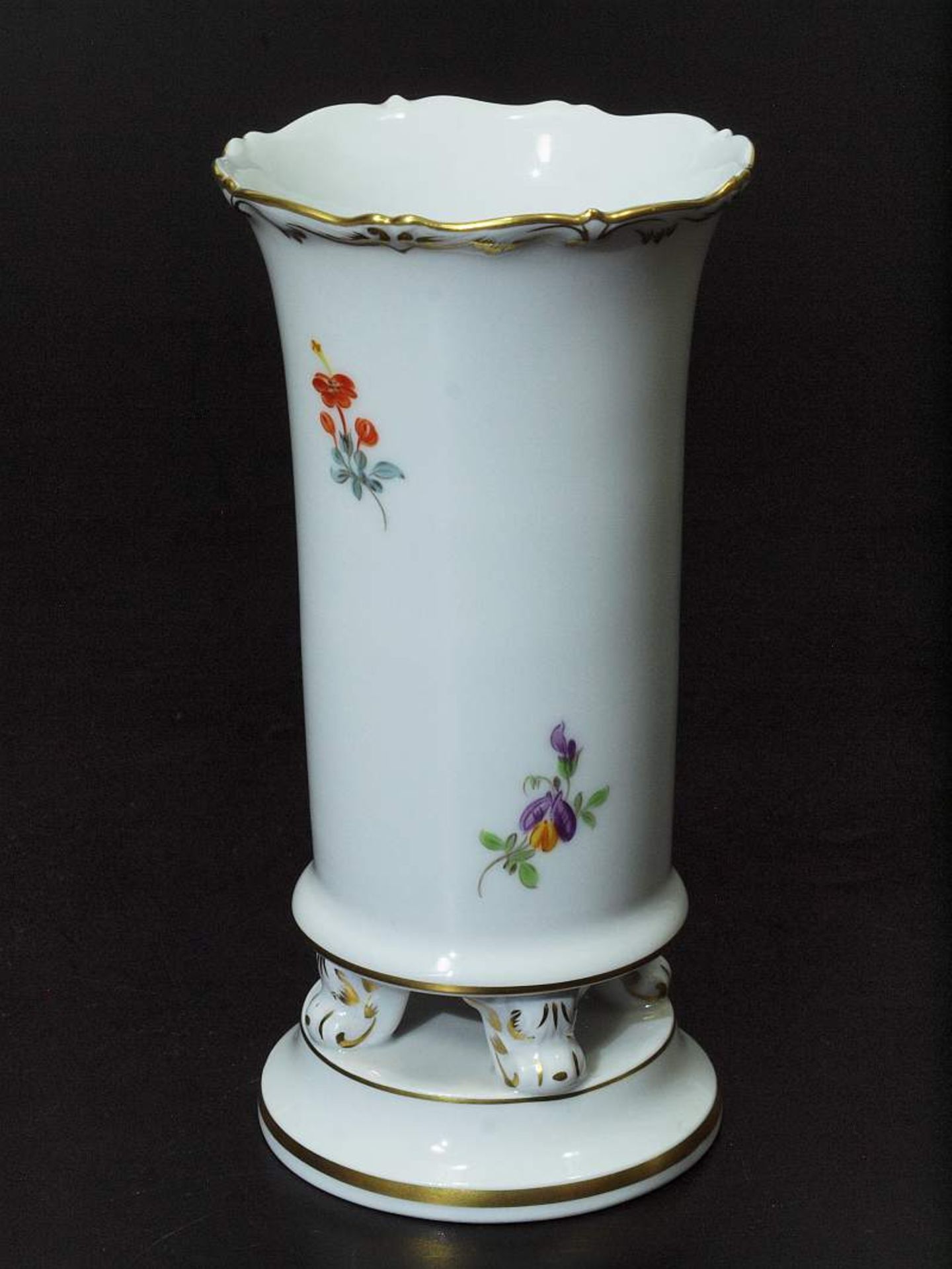 Biedermeier-Vase. MEISSEN, 1. Wahl. Biedermeier-Vase. MEISSEN nach 1954, 1. Wahl. Modell von 1815. - Bild 3 aus 4