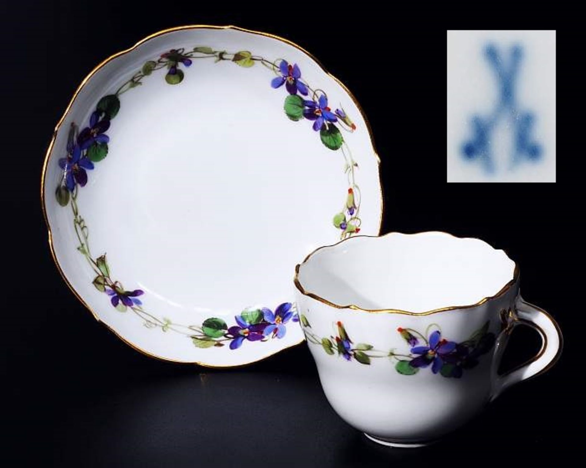 Moccatasse. Untertasse. MEISSEN um 1860, 1. Wahl. Moccatasse. Untertasse. MEISSEN um 1860, 1.