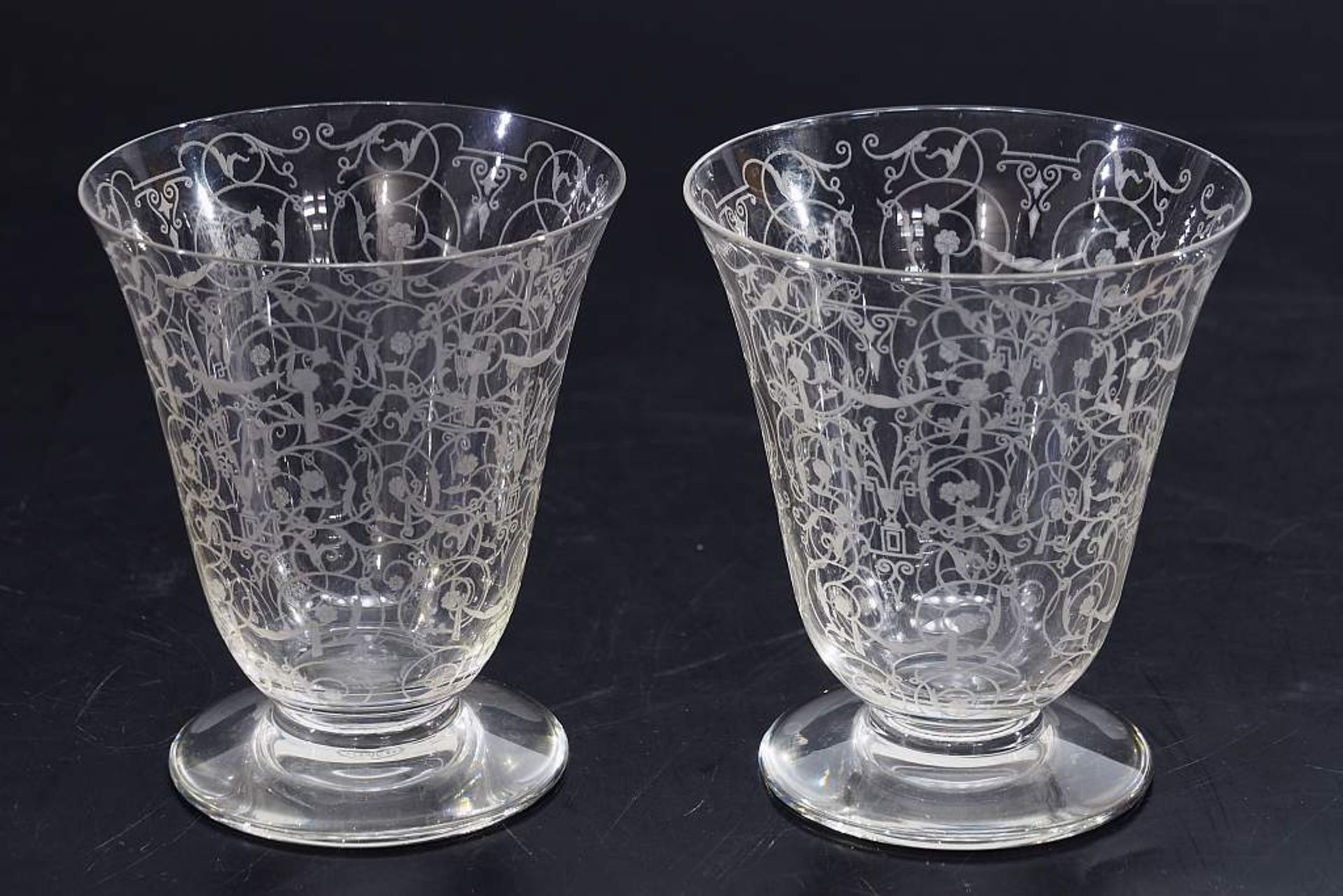 Trinkglasserie BACCARAT. Trinkglasserie BACCARAT. Klarglas, Wandung mit aufwendig geätzem - Bild 3 aus 6