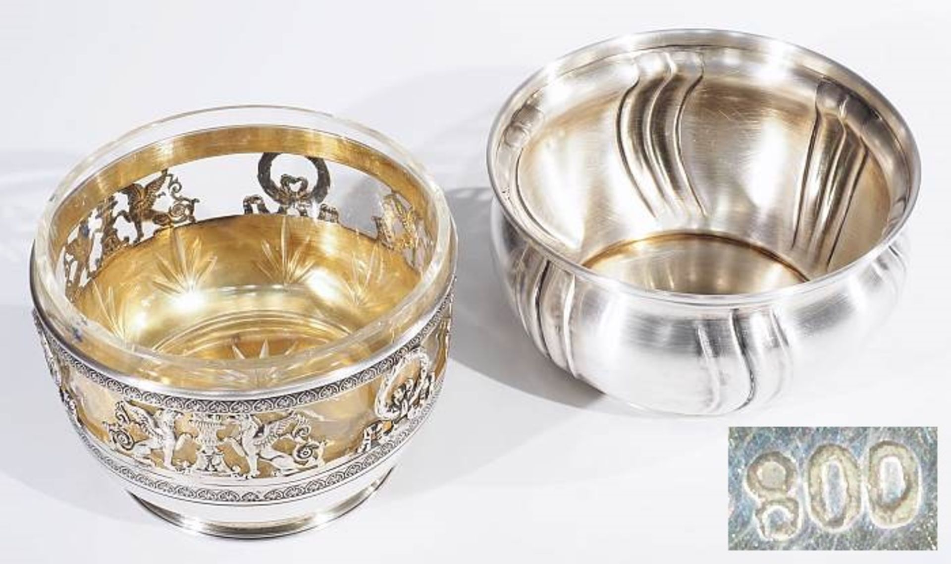Zwei Schalen. 1) Silberschale mit Glaseinsatz, 800er Silber, Halbmond, Krone, innen vergoldet,