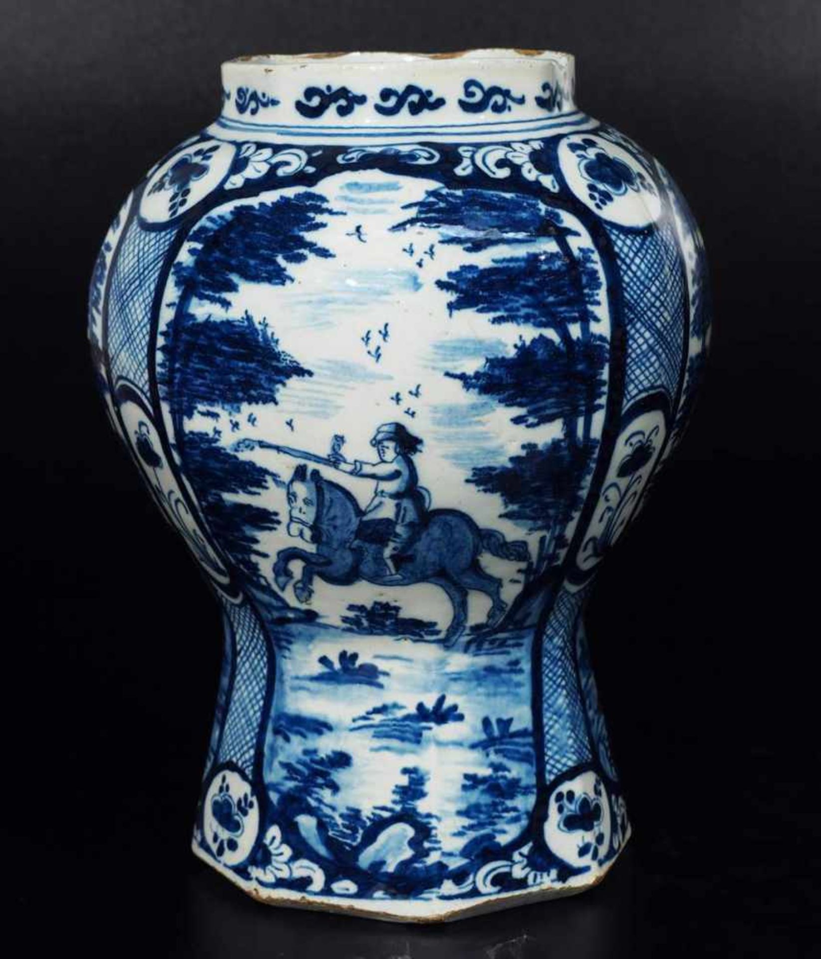 Blau-weiß Balustervase mit Architekturlandschaft.Blau-weiß Balustervase, wohl Delfter Fayence, - Bild 2 aus 6