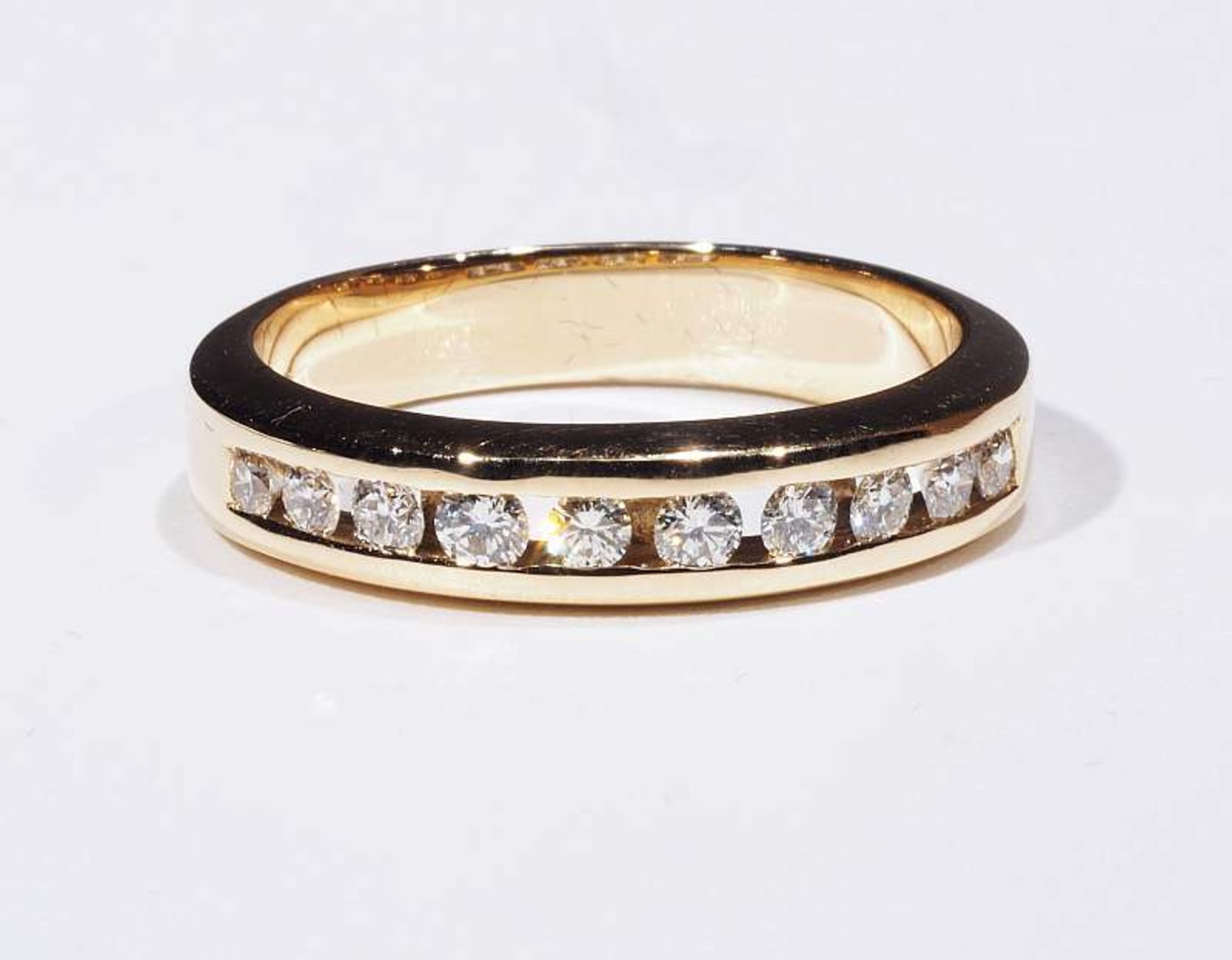 Halbmemoire Ring mit Brillanten. Halbmemoire Ring mit Brillanten. 585er Gelbgold, besetzt mit ca. - Image 3 of 5