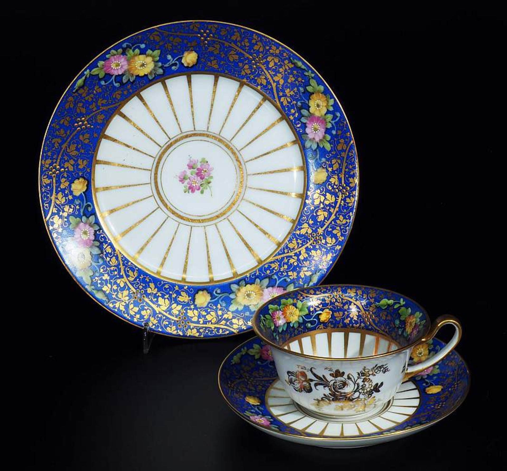 Kaffee-Teeservice. DRESDEN, Ambrossius Lamm 1887 - 1950. Kaffee-Teeservice für fünf Personen. - Bild 8 aus 9