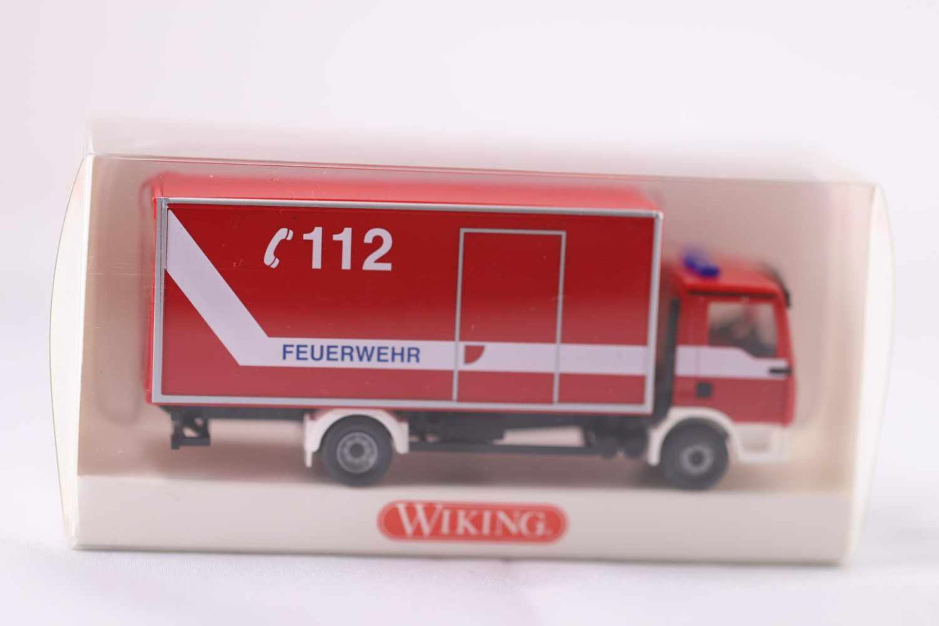 Wiking 6060236 Feuerwehr Koffer-LKW (MAN TGA L), neuwertig, OVP- - -20.00 % buyer's premium on the