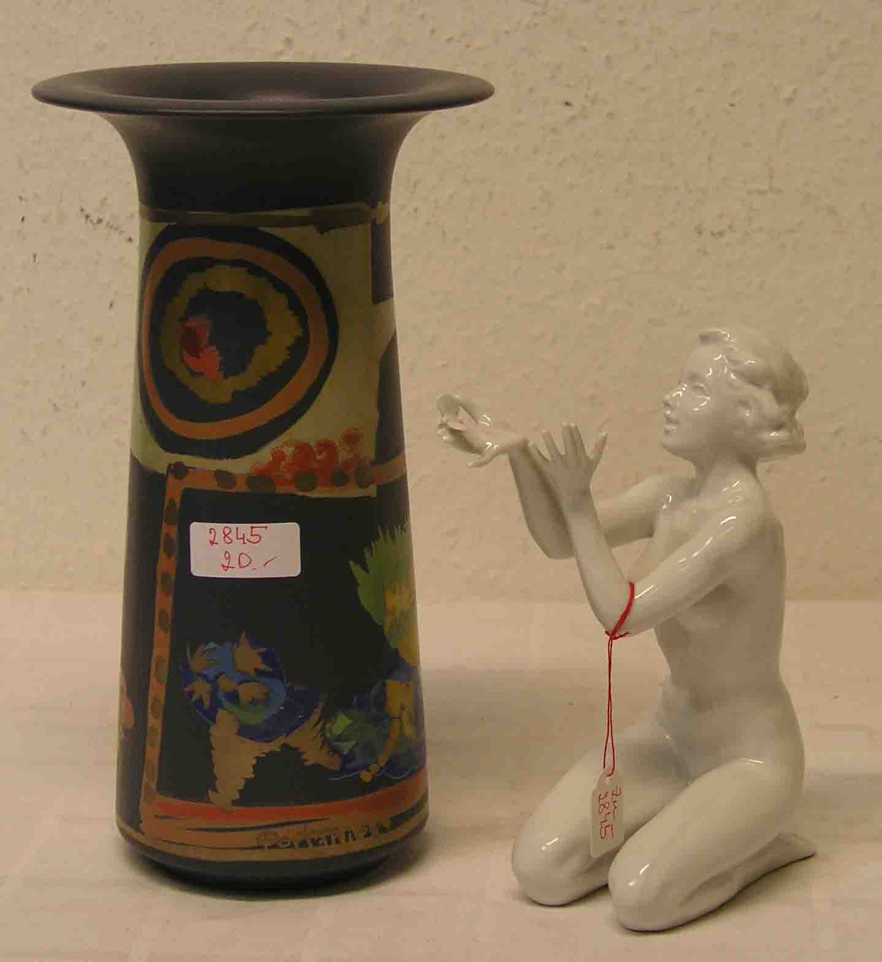 Vase. Rosenthal. Künstlerentwurf, signiert: Portanier, aus der Serie "Liguria", Höhe:25cm. Dazu: