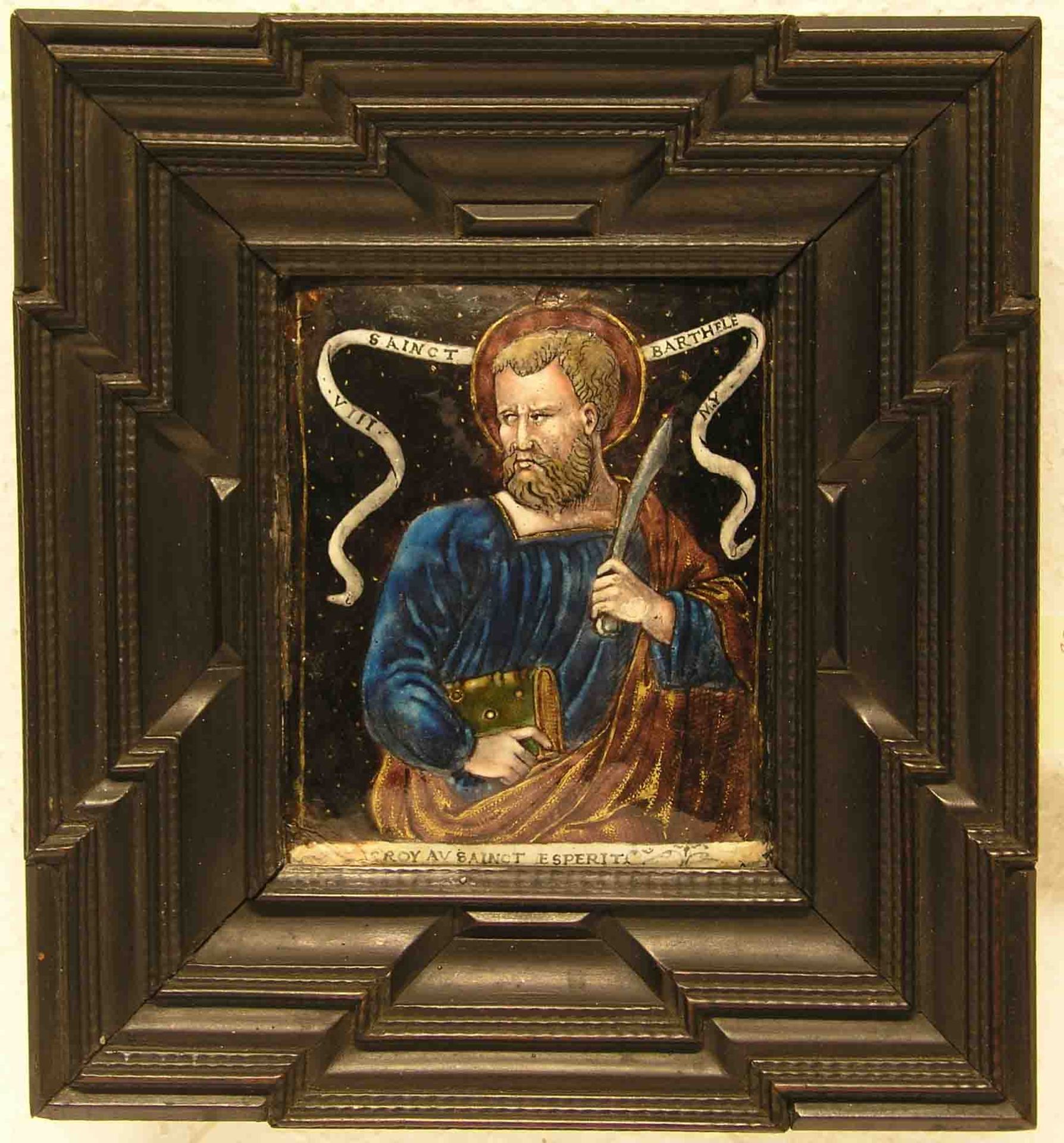 Hl. Bartholomäus. Emailtafel von 1580, Limoges. Polychrone Malerei, z.T. mit Gold.Spruchband "Croy