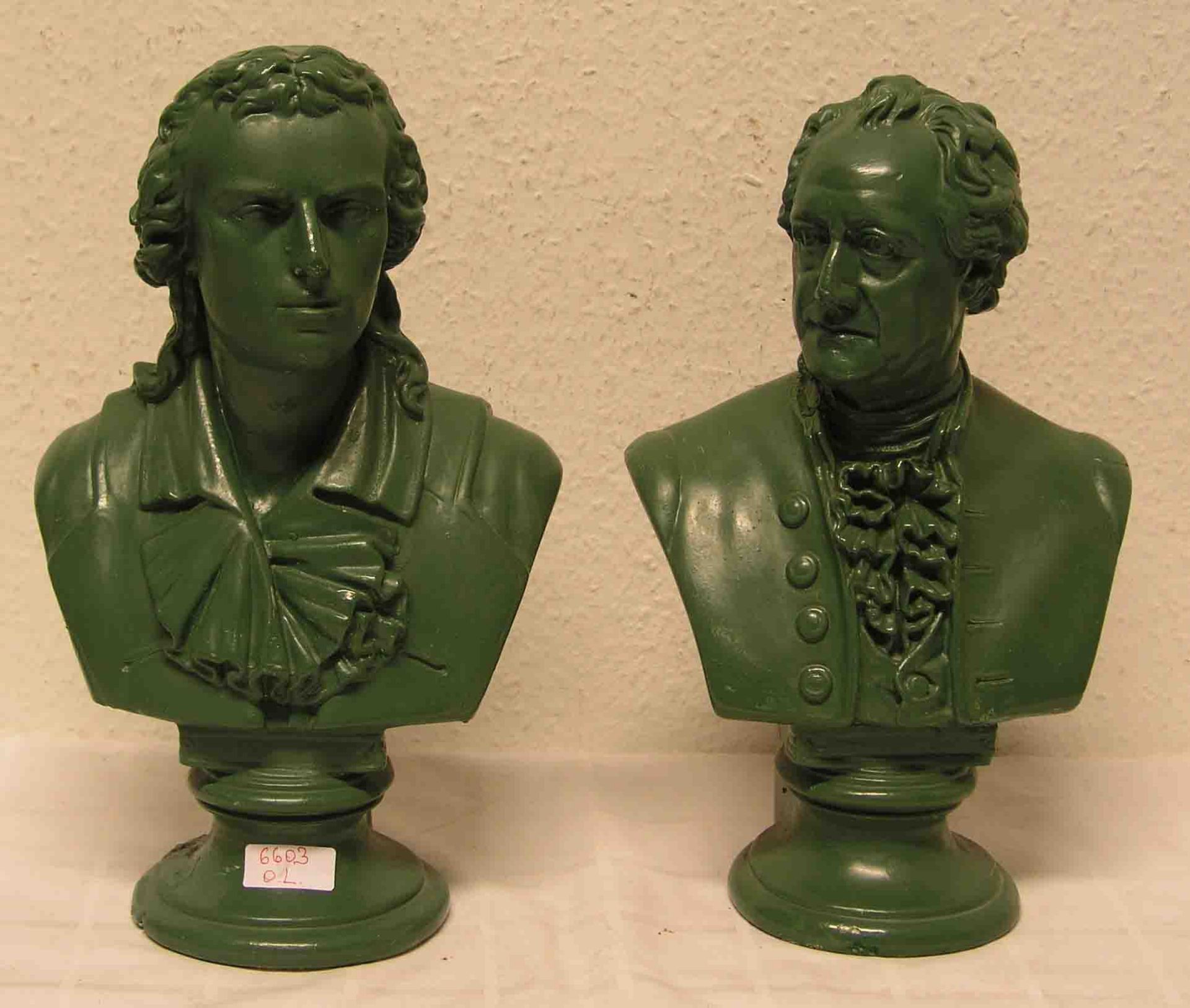 Goethe und Schiller, zwei Büsten. Stuck. Jadefarbig. Höhe: 33cm; bestoßen.