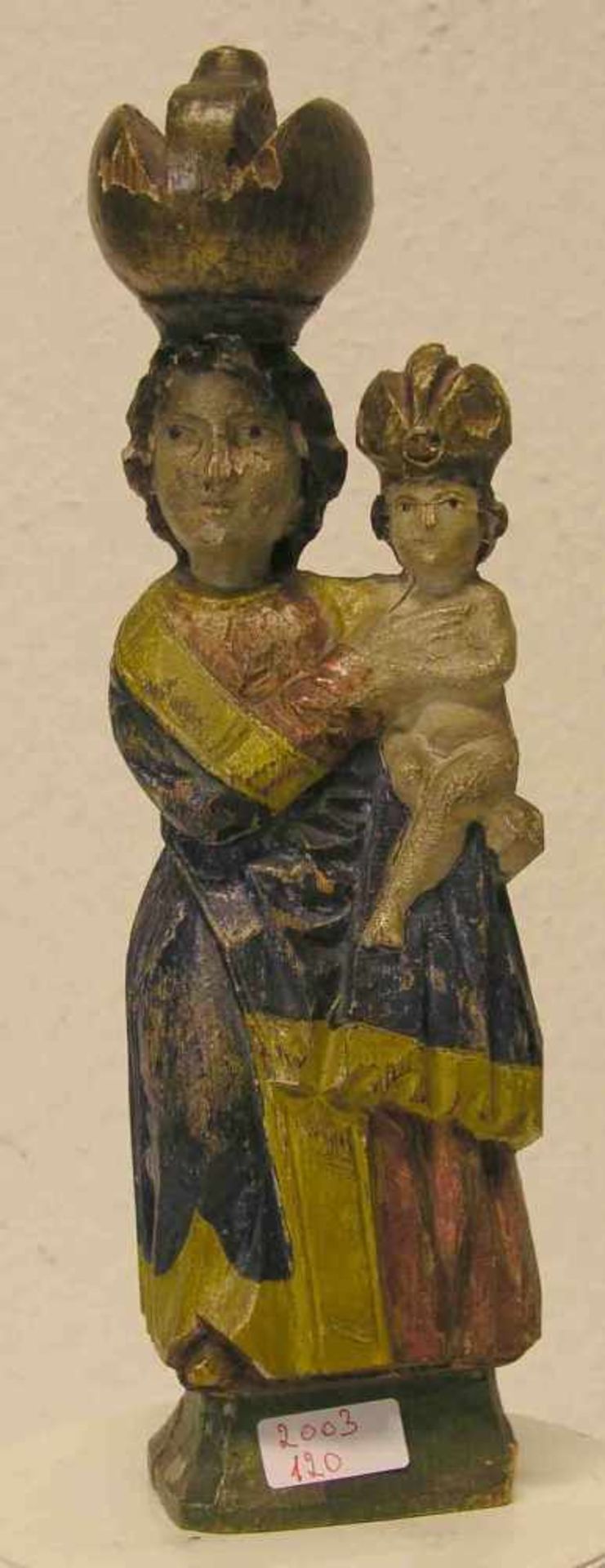 Madonna mit Kind. Böhmen. 19. Jh. Holz geschnitzt, farbig gefasst, Höhe: 35cm; rest.-bed.