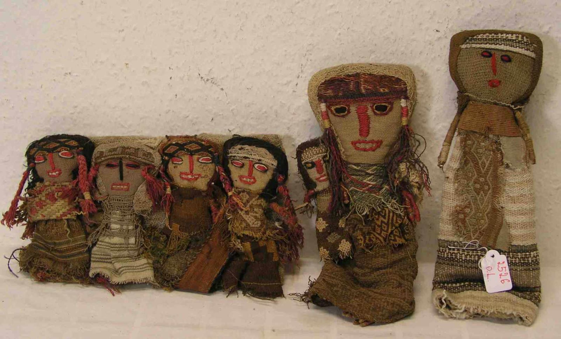 Drei handgefertigte Stoffpuppen, Inka.