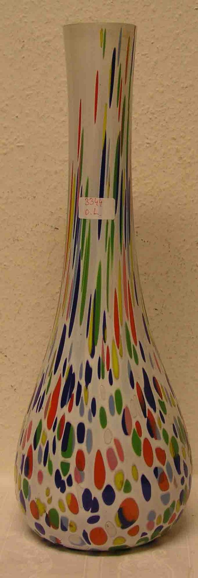 Vase, gebaucht mit langgezogenem Hals, bunt bemalt, Höhe: 54cm.- - -20.17 % buyer's premium on the