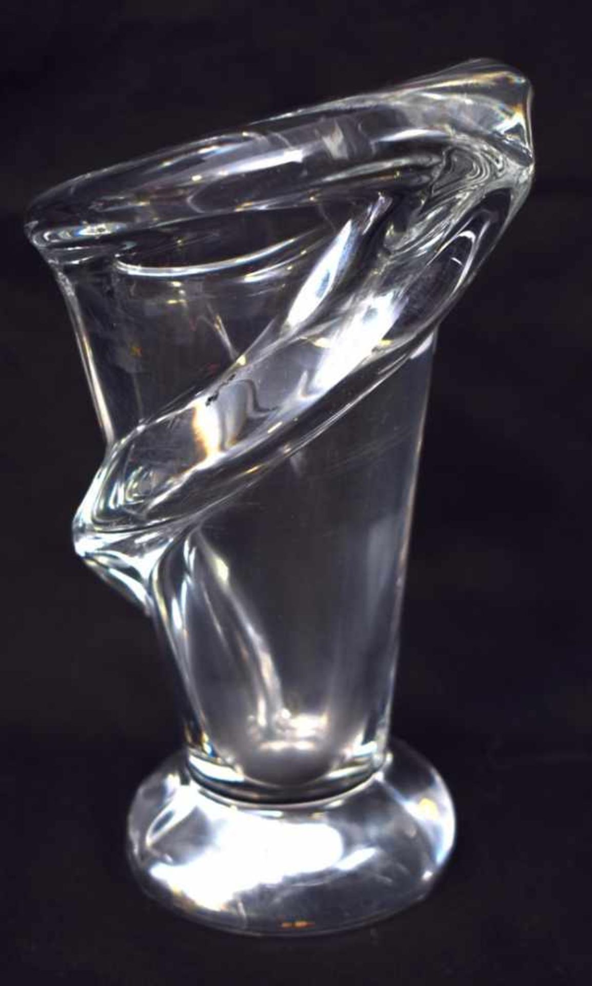 Vasefarbl. verziertes Glas, im Boden sign., H 18 cm, 70er Jahre