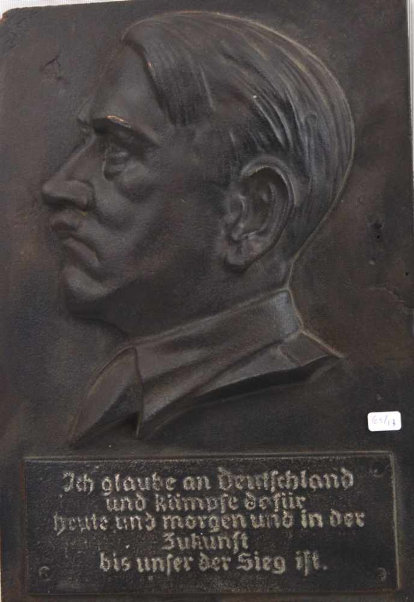 ReliefbildGusseisen, schwarz, Halbportrait von Adolf Hitler, mit Spruch, 23 X 34 cm