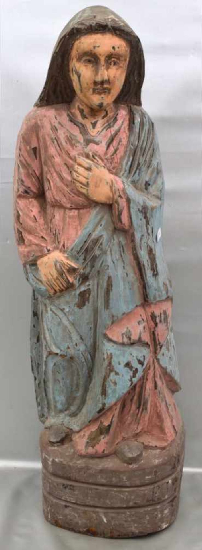 Mutter GottesHartholz, geschnitzt, auf Sockel stehend, bunt bemalt, H 61 cm
