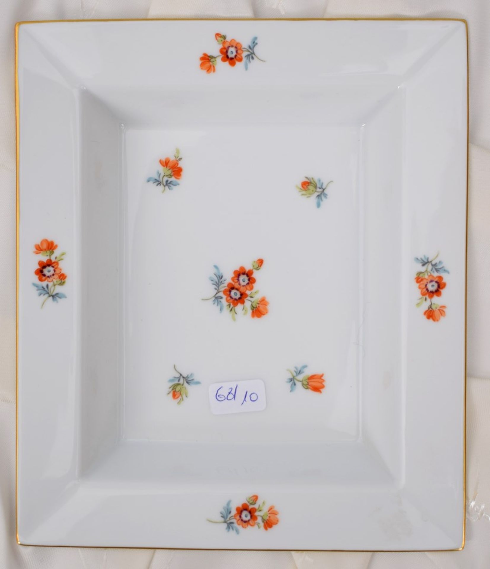 Schalerechteckig, Goldrand, Rand und Spiegel mit Blütenbemalung, 14 X 16 cm, im originalen Karton,