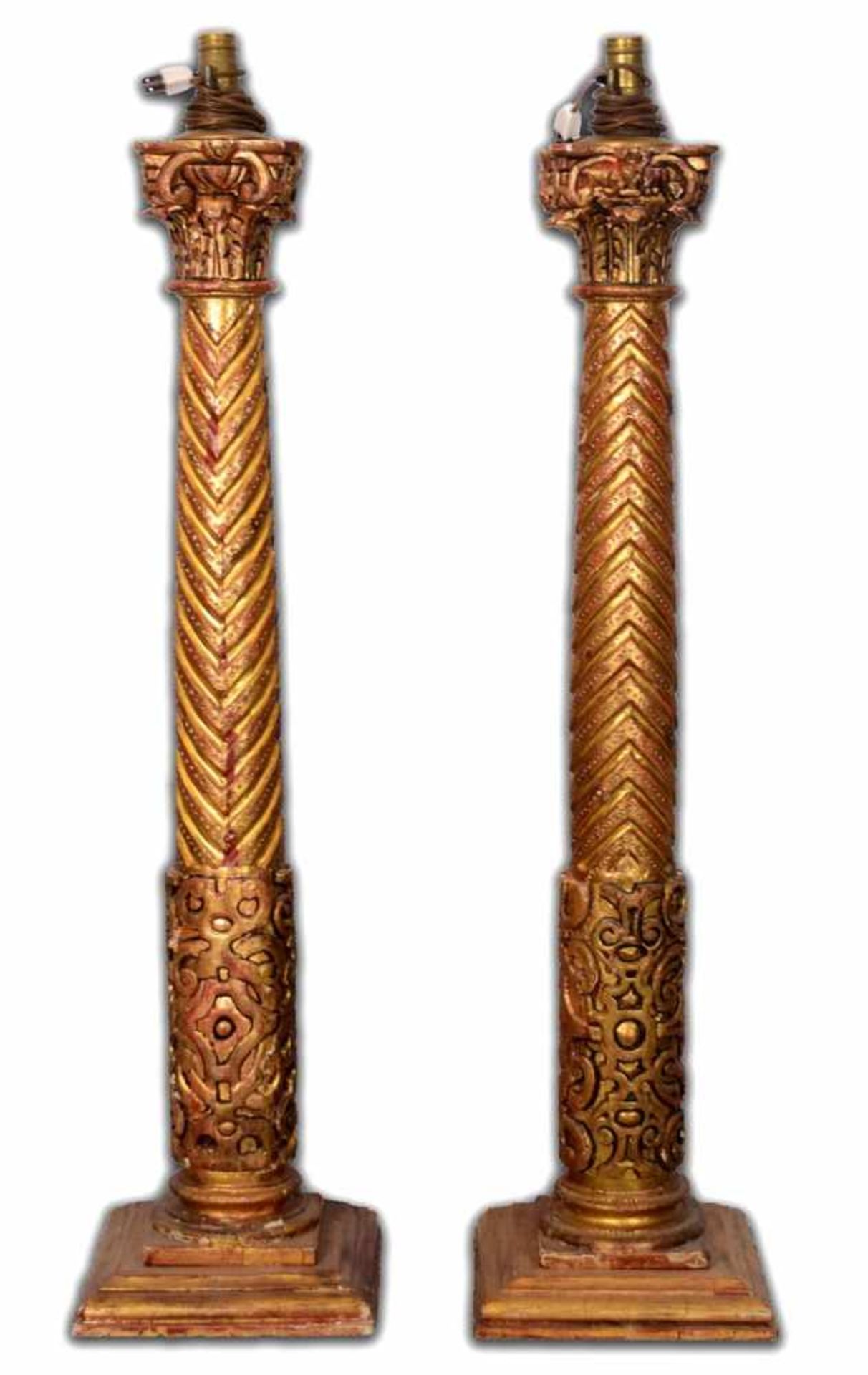 Zwei LampenfüßeHartholz, geschnitzt, auf rechteckigem Sockel stehend, mit Barock-Ornamenten