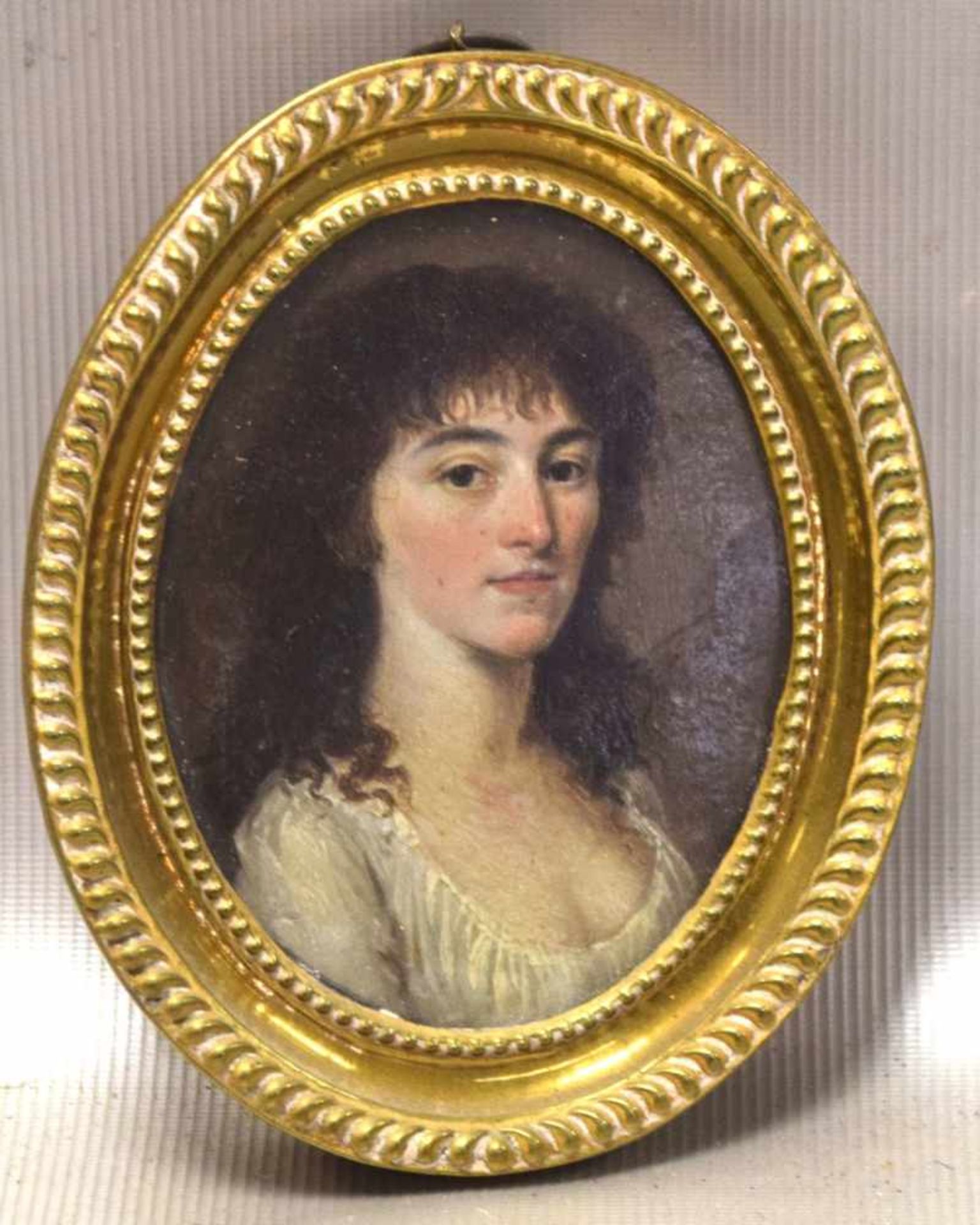 MiniaturPortrait eines Mädchens, im ovalen Messingrahmen, 8 X 9 cm, 1. Hälfte 19. Jh.