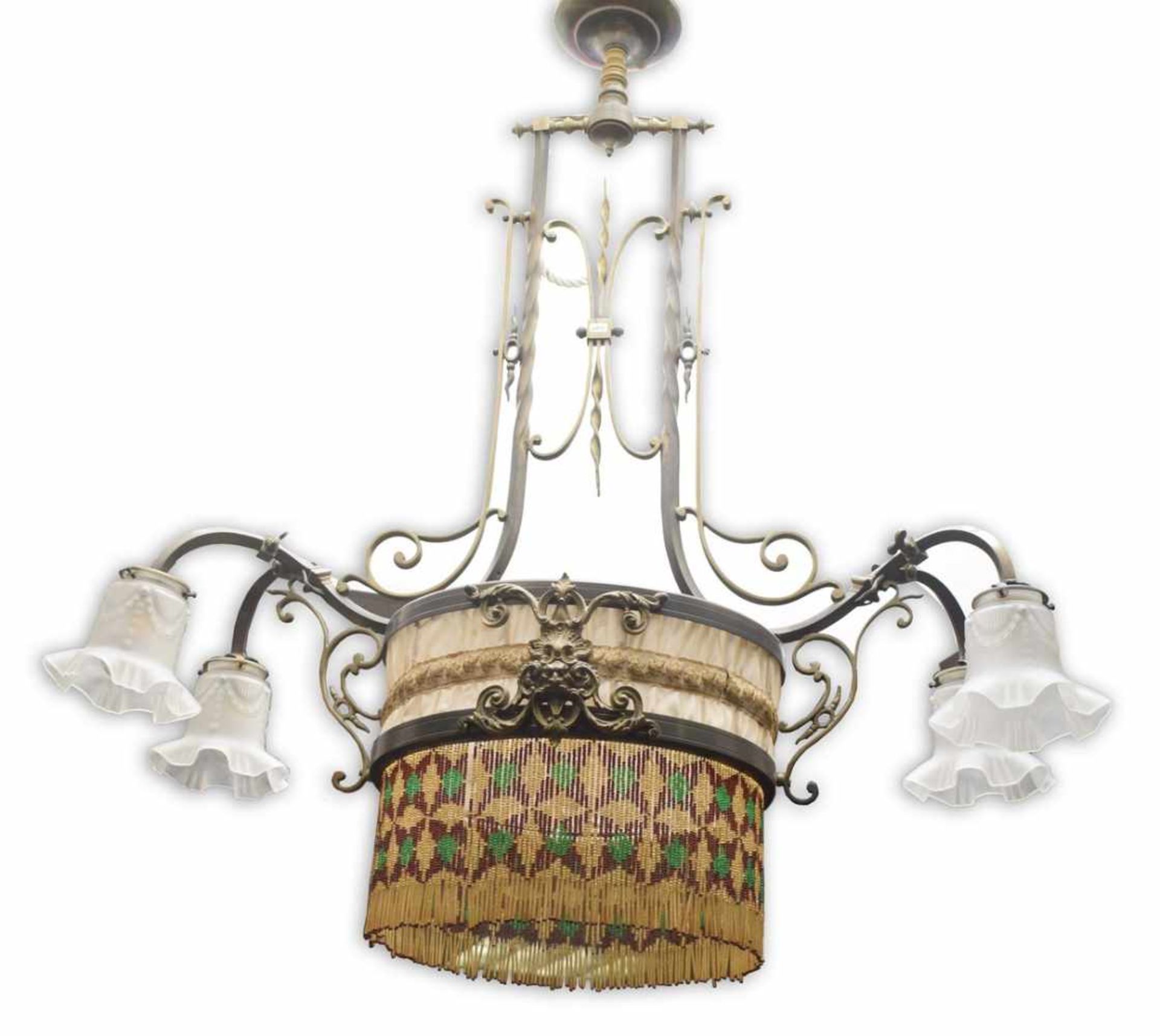 Deckenlampe5-lichtig, Messing, rund, mit Ranken und Ornamenten, mit bunten Perlenschnüren