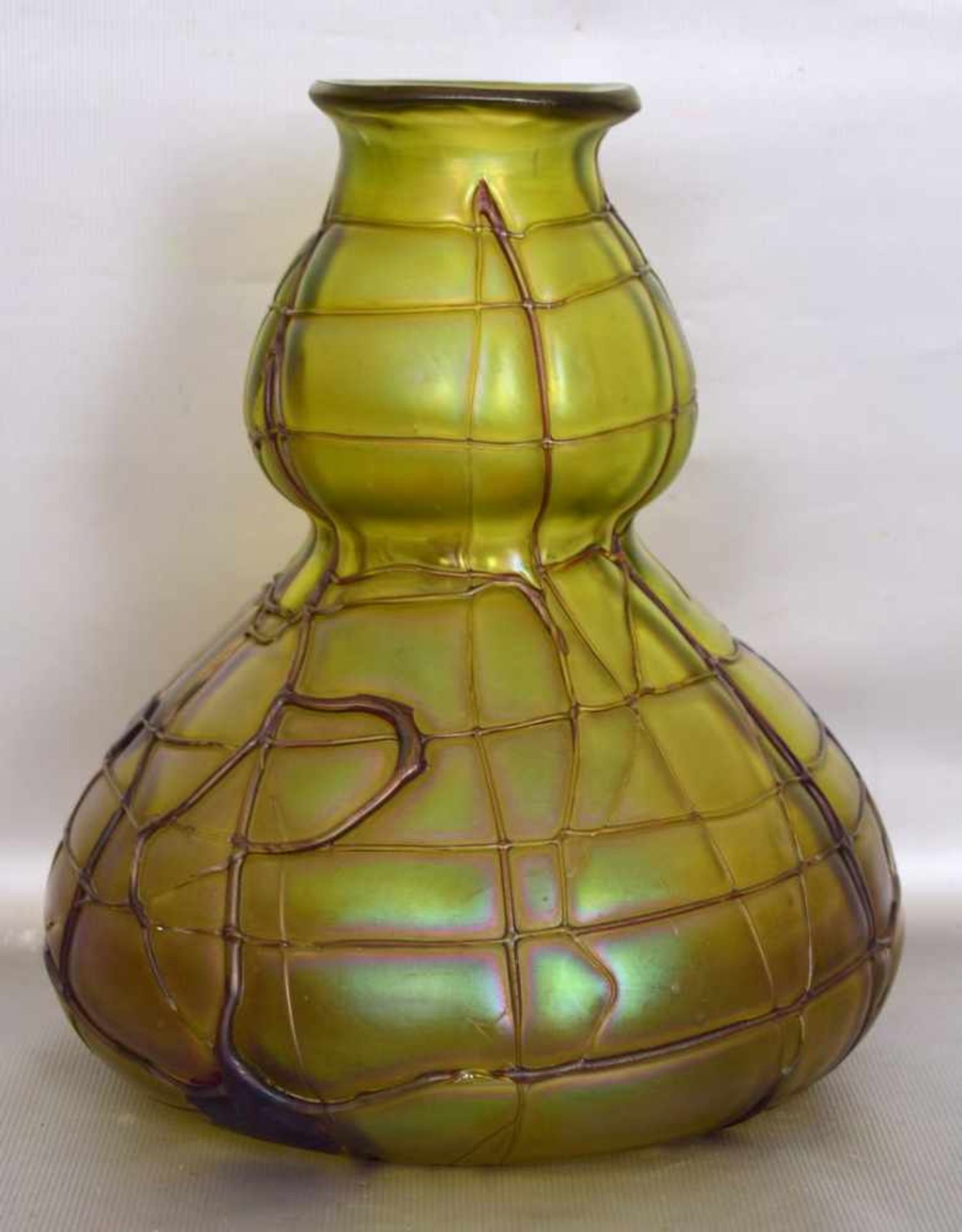 Jugendstil-Vasegrünes Glas, rund, gebaucht, mit Fadenauflage, H 20 cm, FM Palme König, 19. Jh.