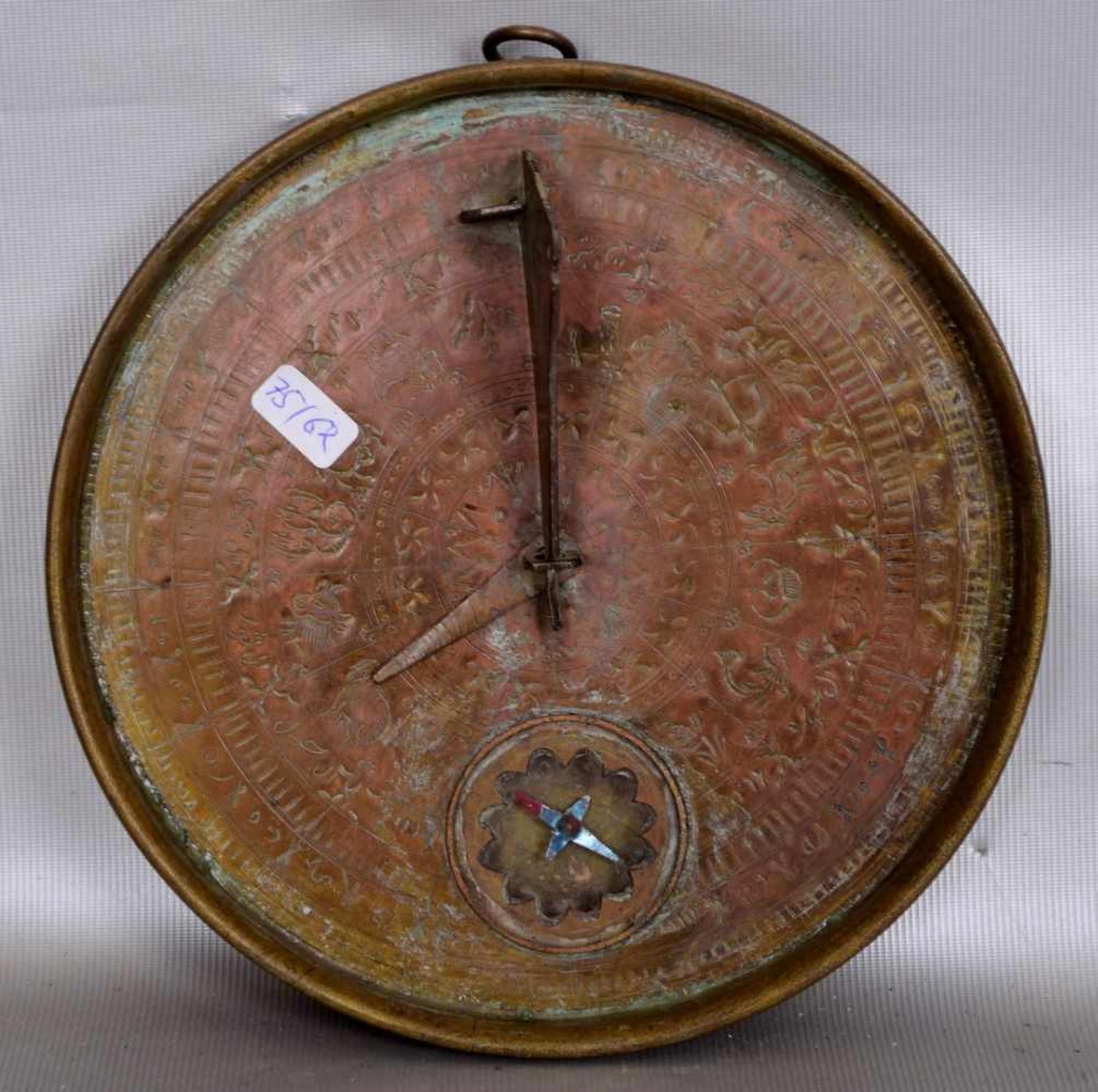 KompassKupfer, rund, mit Sonnenuhr, Dm 17 cm