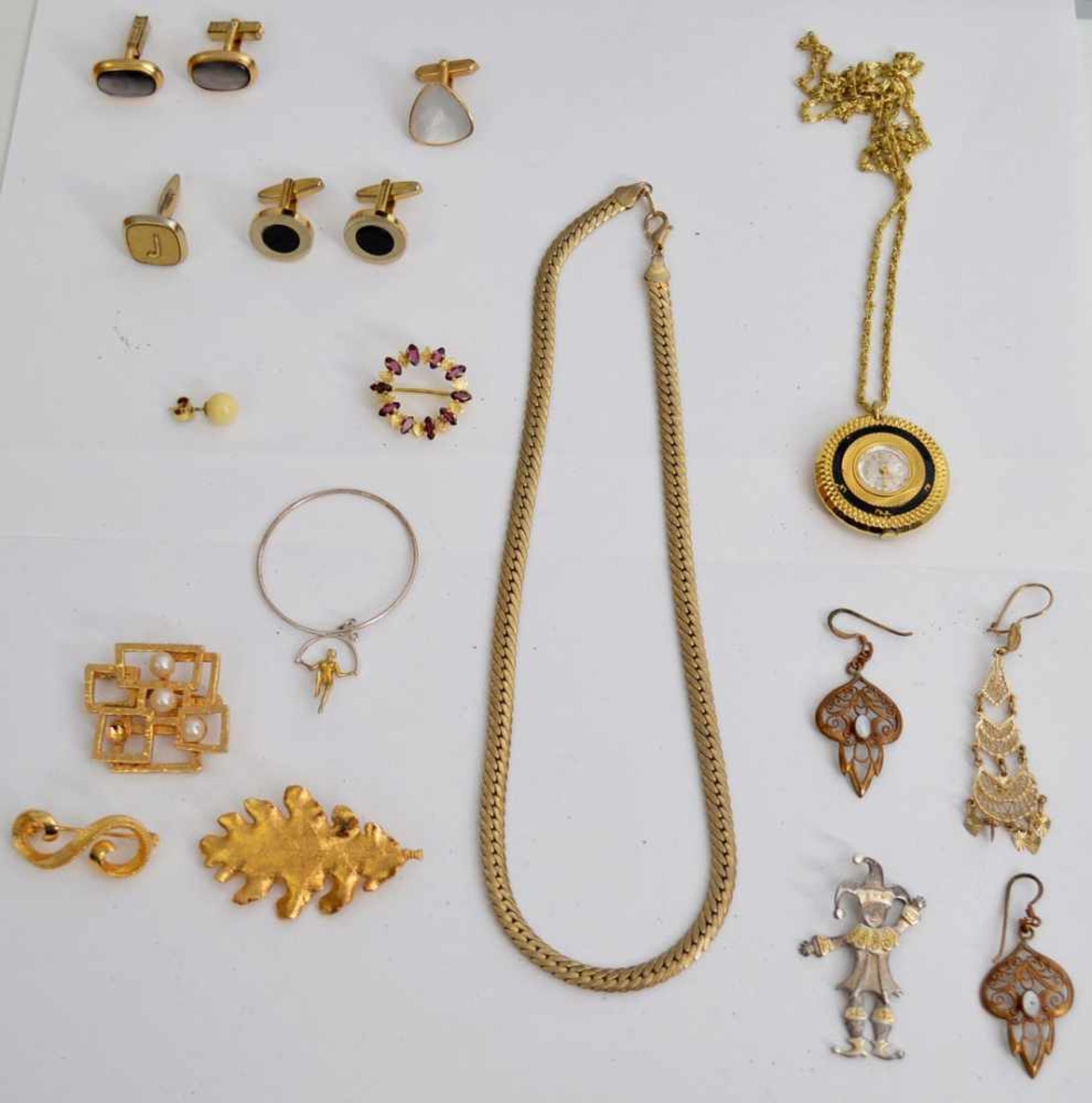 Konvolut SchmuckKetten, Uhren, Ringe etc., gold- und silberfarben, verschiedene Ausführungen