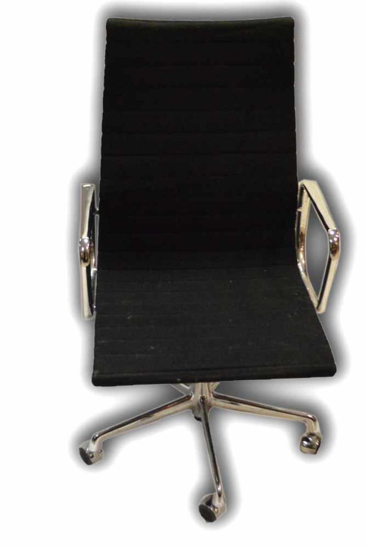 Aluminium-Chair Charles EamesChrom, hohe Rückenlehne, mit schwarzem Stoff, Charles Und Ray Eames