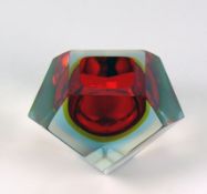 MURANO-Schale (2.H.20.Jh.)geometrisch geschliffener Dekor; farbloses Glas mit hellblau, gelb und