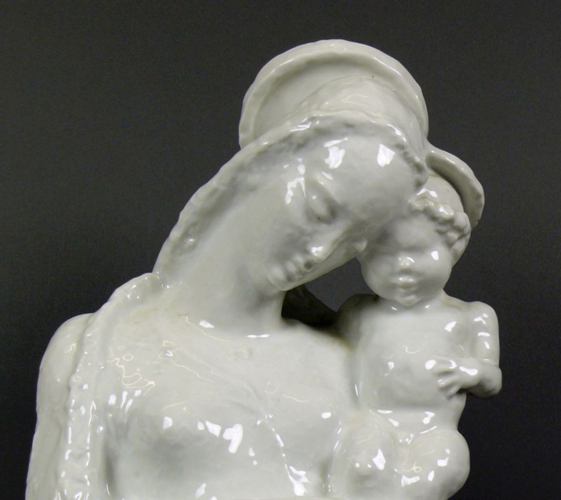 Große Madonna mit Kind (Rosenthal)Entwurf: Daniel Hauenstein 1956; Ausführung Rosenthal, Modell- - Image 3 of 7
