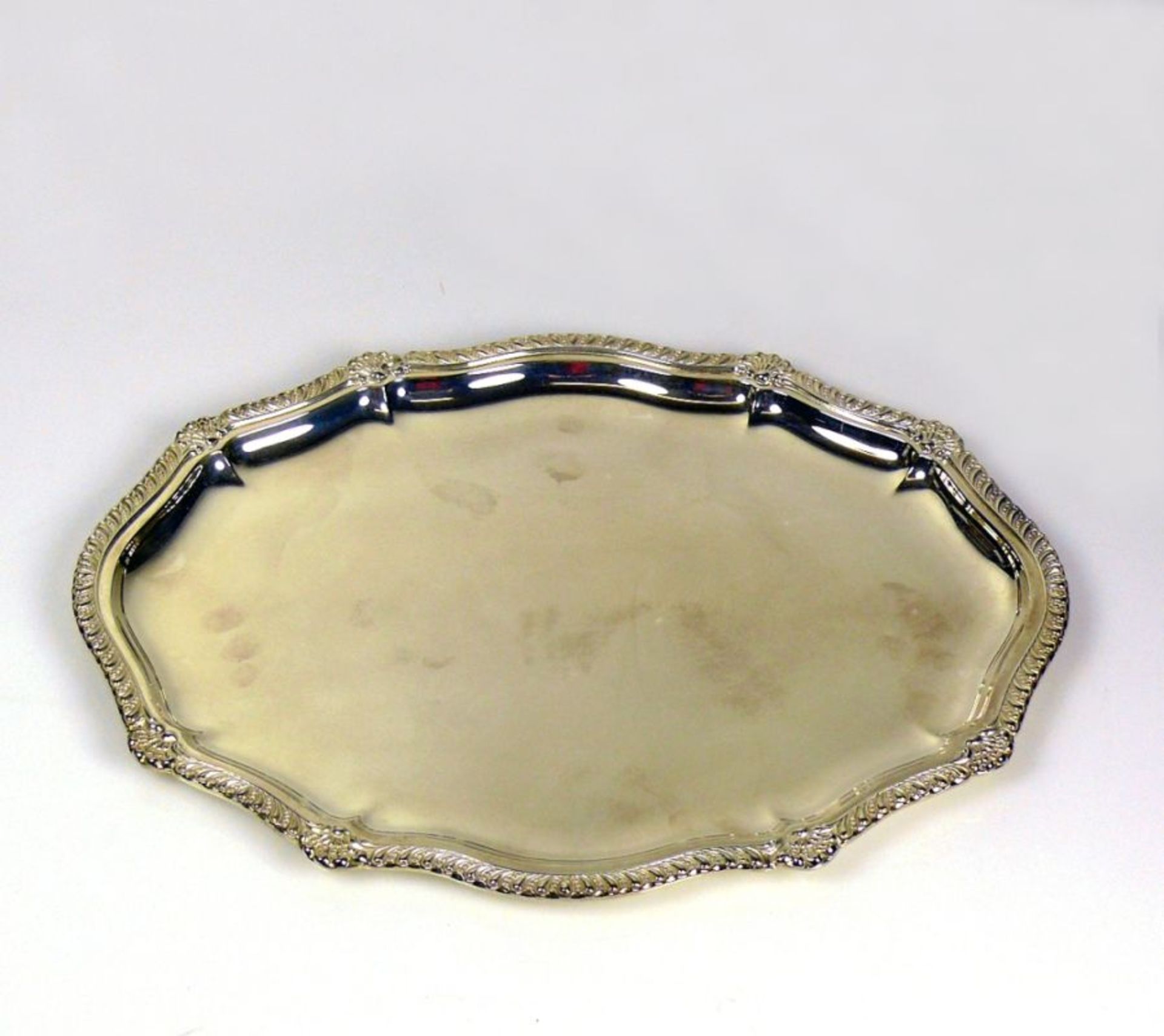 TablettSterlingsilber 925; ovale Form mit geschwungenem und floral verziertem Rand; 573g; 34,5 x