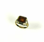 Damenring14ct GG, 3,8g; besetzt mit hellbraunem Stein; Ringgr. 54