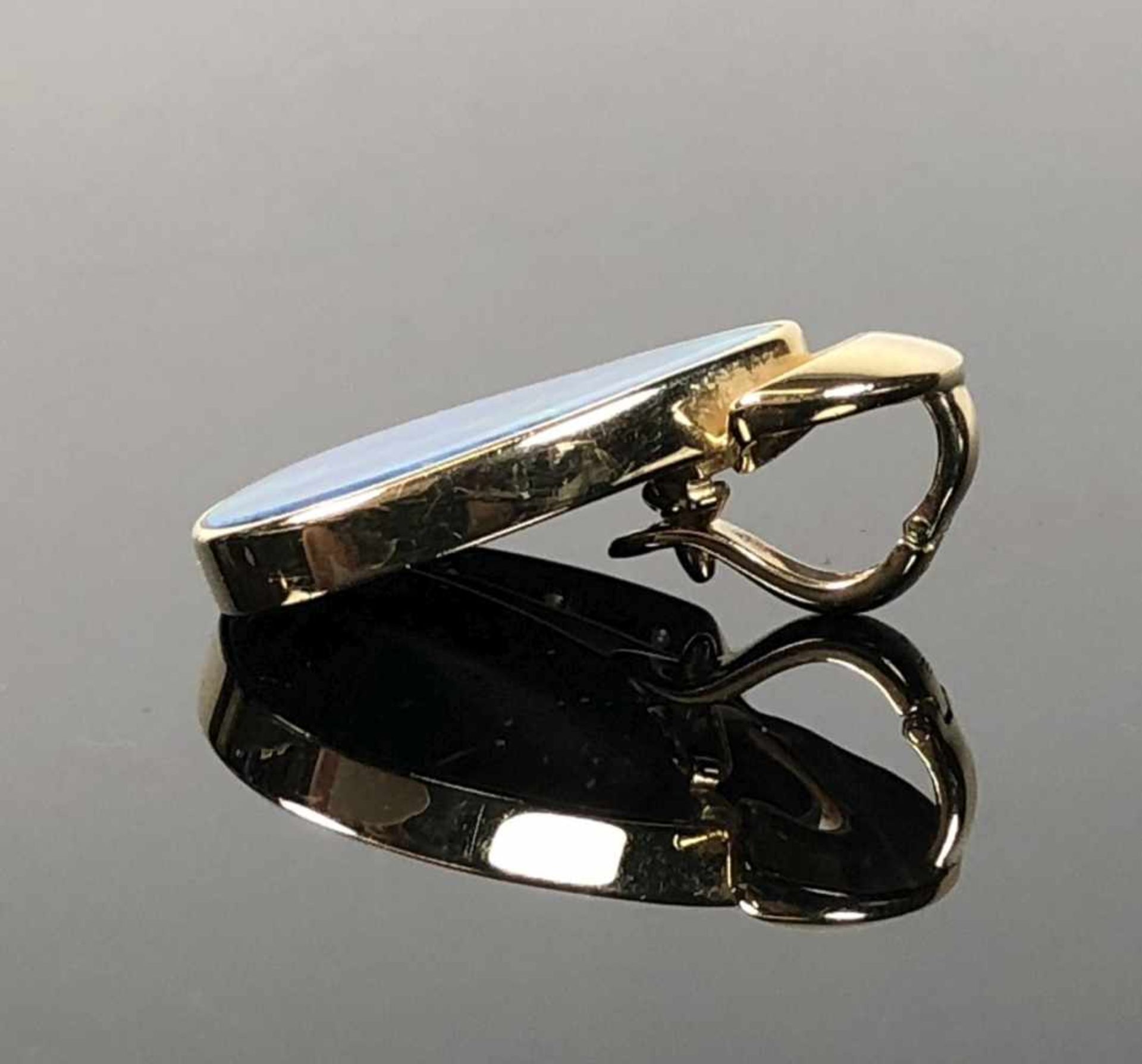 Anhängermit Clipverschluss; 14ct GG; mit herzförmigem Opal-Cabochon und Seitenschiene mit kleinem - Bild 2 aus 4