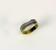 Damenring18ct GG; besetzt mit Brillanten von zus. 0,35ct, TW/VVS1; Ringgr. 55,5; Kaufbeleg von