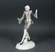 Goldscheider-Figur (Wien, 1920 - 1935)"Stehende Frauenfigur" in bewegter Haltung; Entwurf: Josef