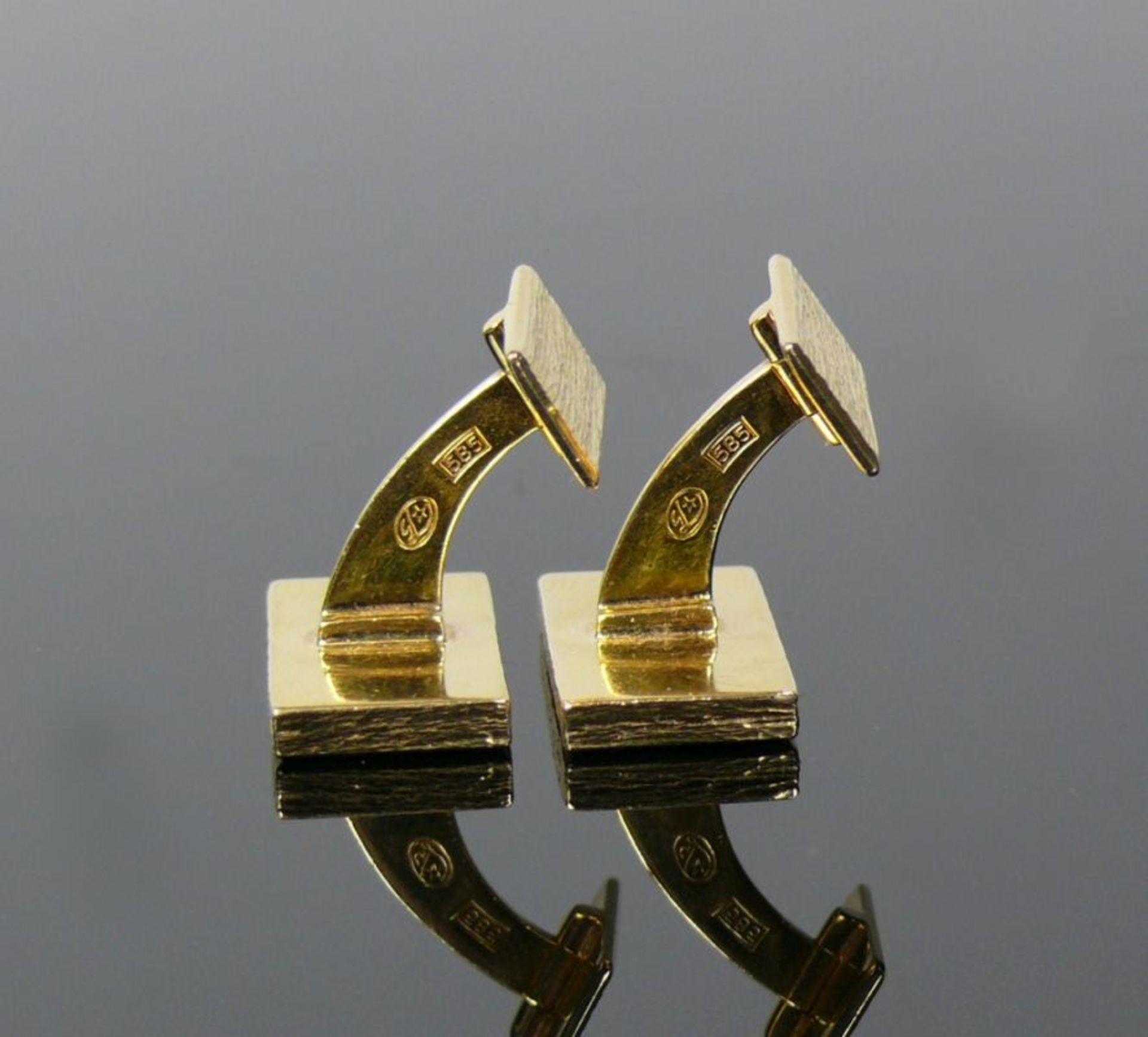 Paar Manschettenknöpfe14ct GG; rechteckige, schlichte Form; 25,5g; Goldschmiedearbeit - Bild 4 aus 4