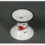 Kerzenleuchter (Meissen, um 1950)roter Drache; Rand mit Silberfassung; H: 6,5 cm; bl.