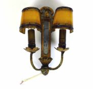Wandlampe (19.Jh.)Holz geschnitzter Korpus; 2-armig; elektrifiziert; H: 29 cm